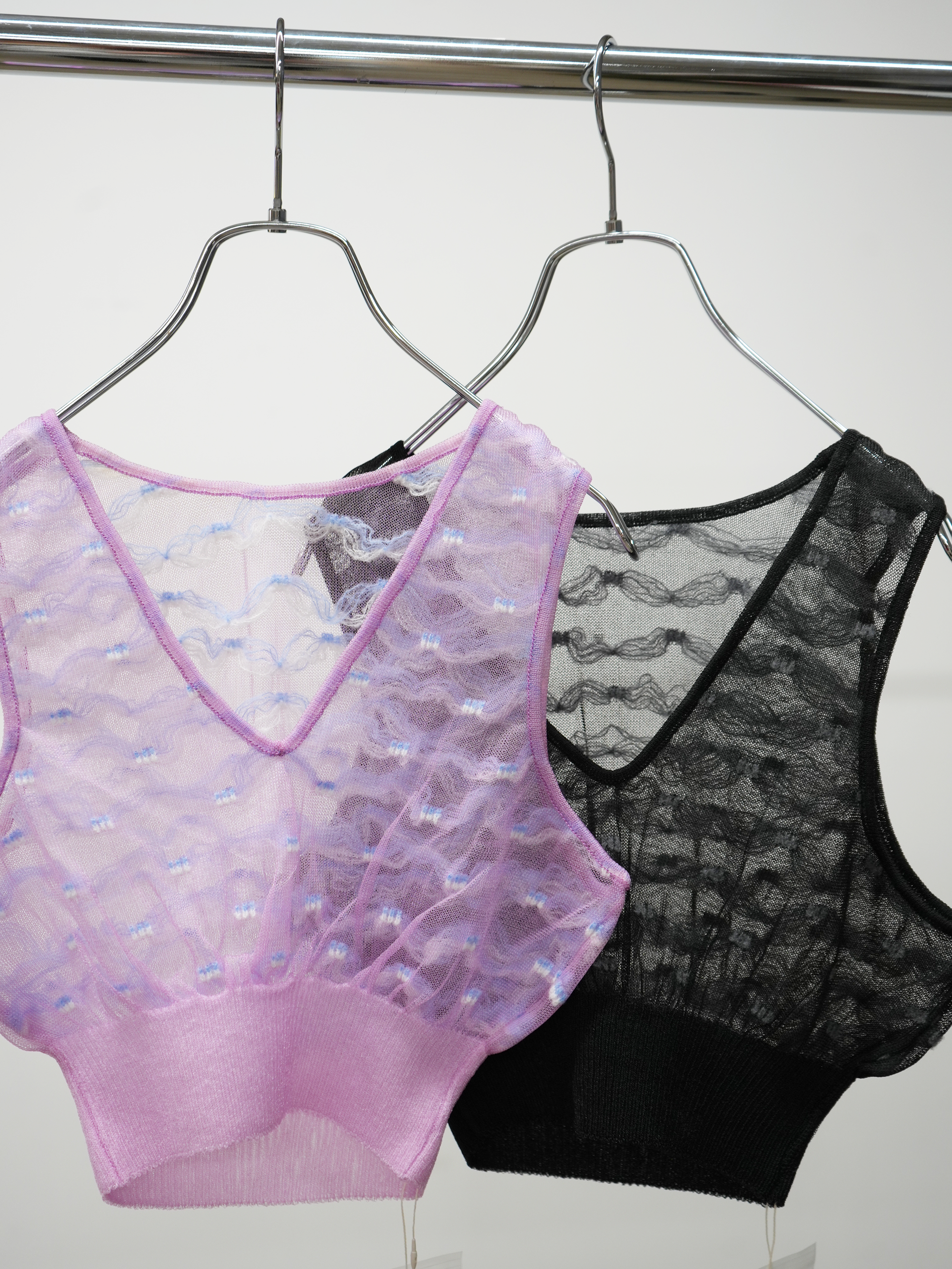 JACQUARD V/N SHEER TOPS