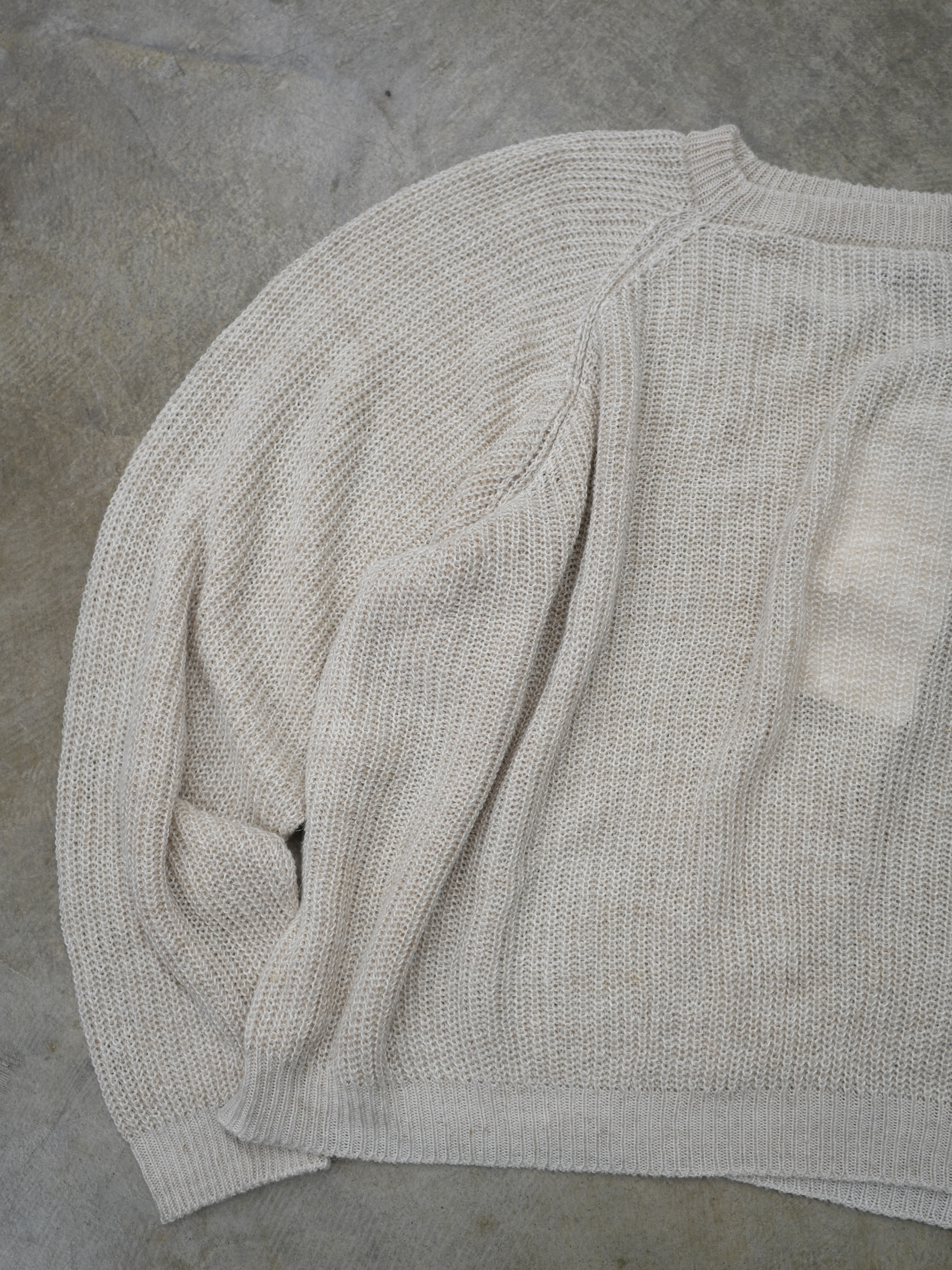 SQUQRE NECK SWEATER