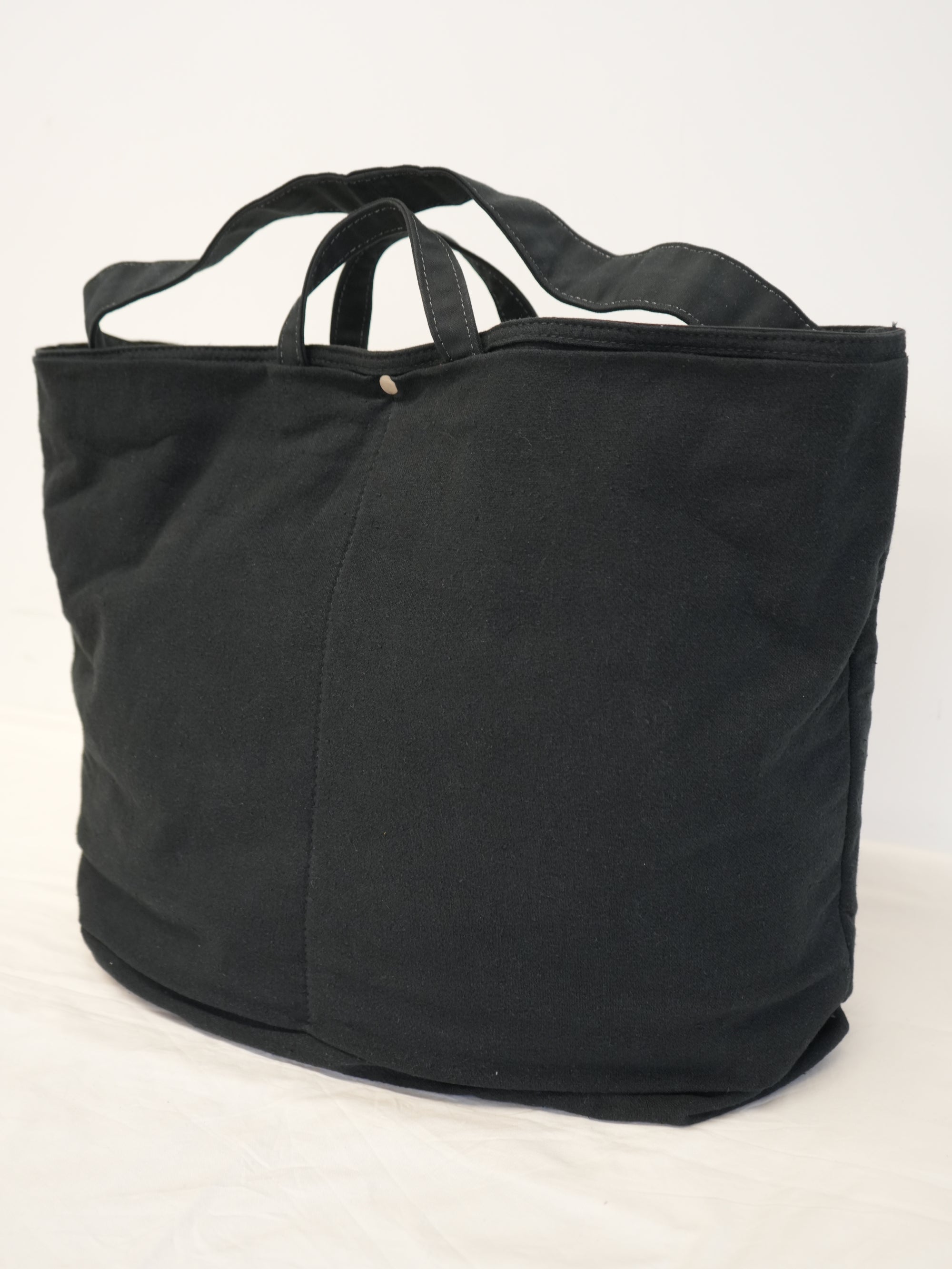 ANCELLM with This is a(n) C/R DUCK BAG (BLACK)