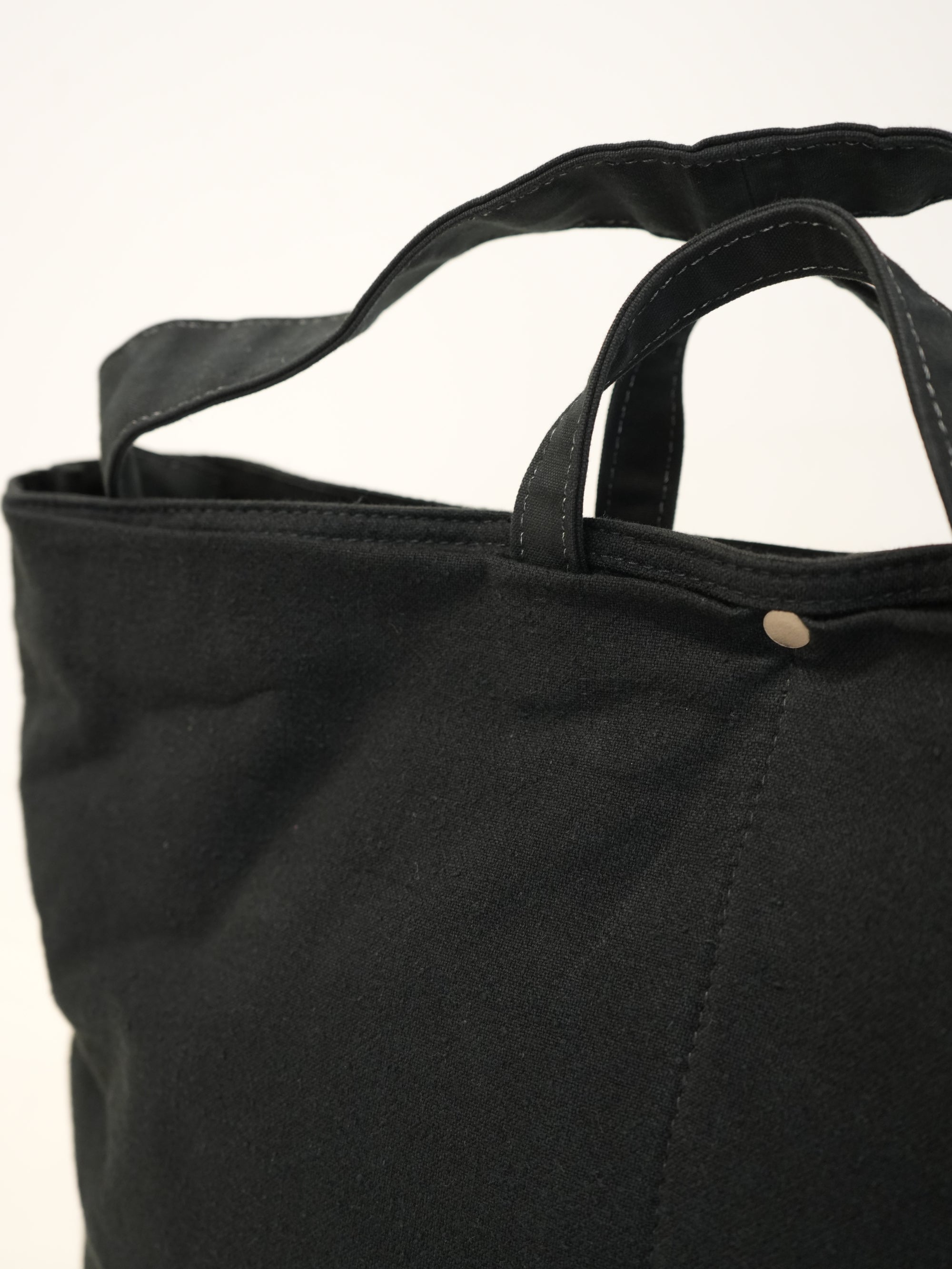 ANCELLM with This is a(n) C/R DUCK BAG (BLACK)