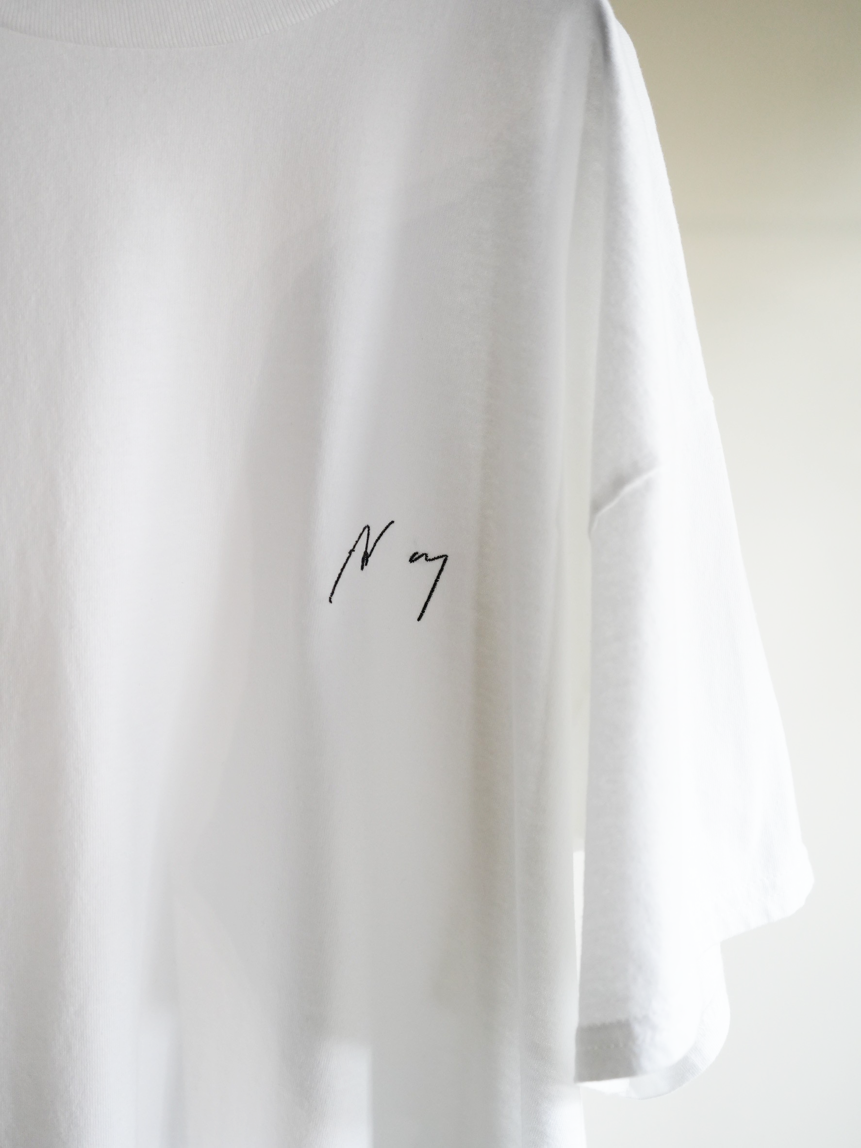 EMB SOUVENIR T-SHIRT(WHITE)