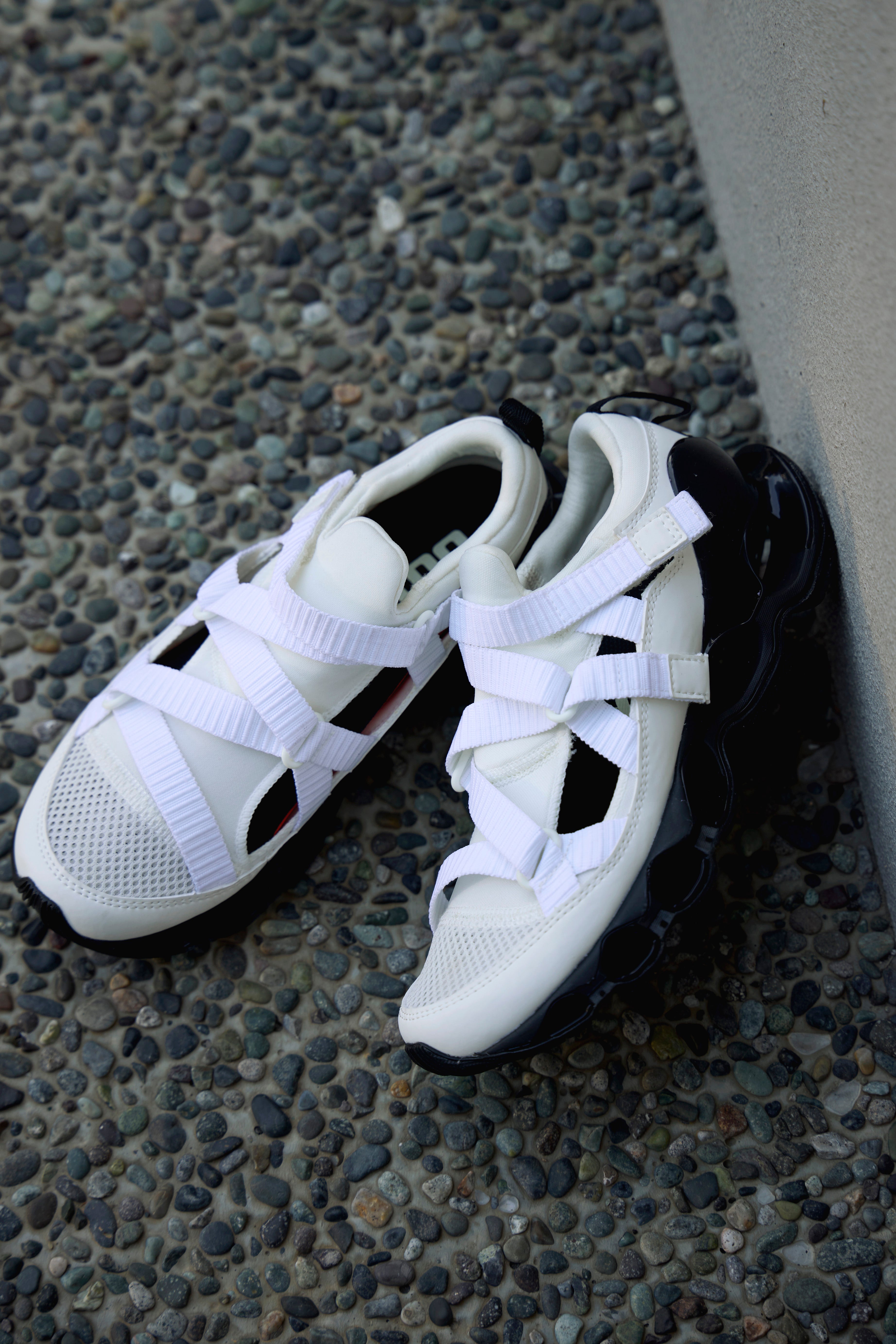 WAVE PROPHECY STRAP(Snow White / Black)