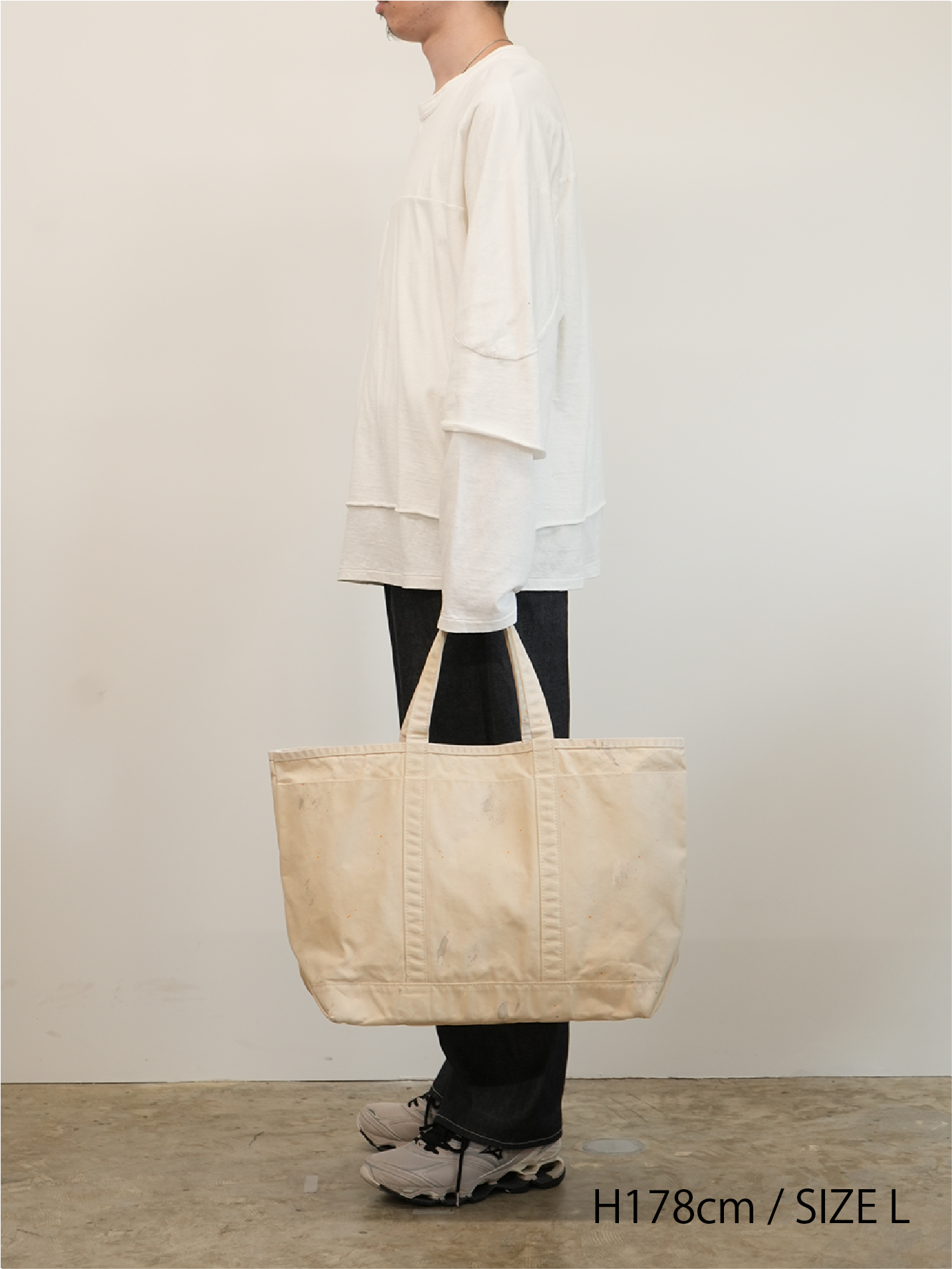 【予約注文】Base Field Tote (White×Black)
