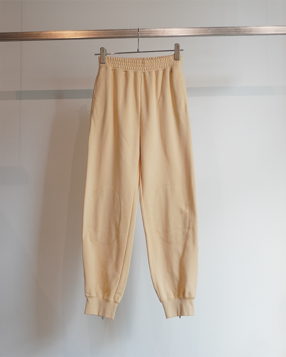 Knee Patch Sweat Pants(Egg)