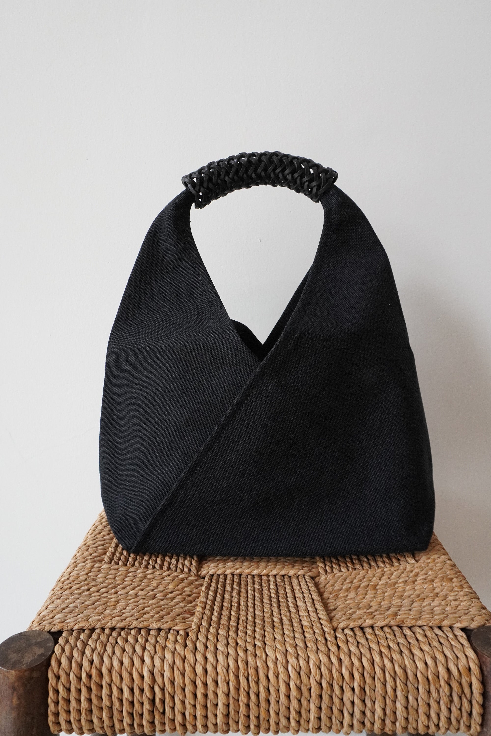 Woven Triangle Bag(BLACK) – etoqk