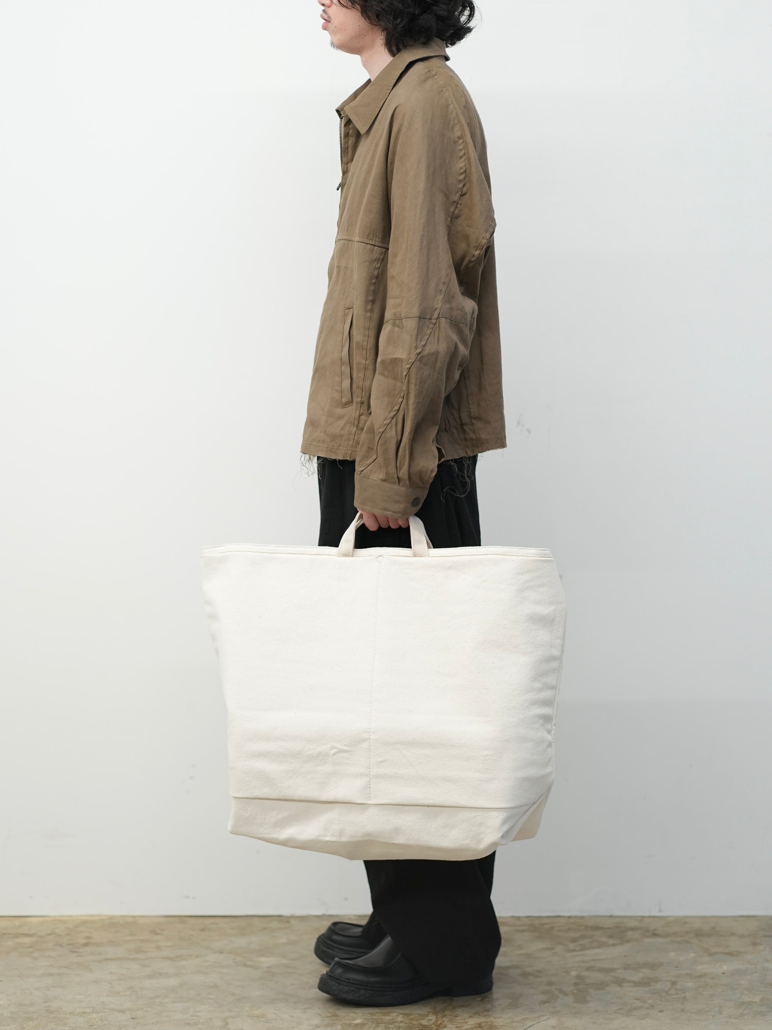 ANCELLM with This is a(n) C/R DUCK BAG (WHITE)