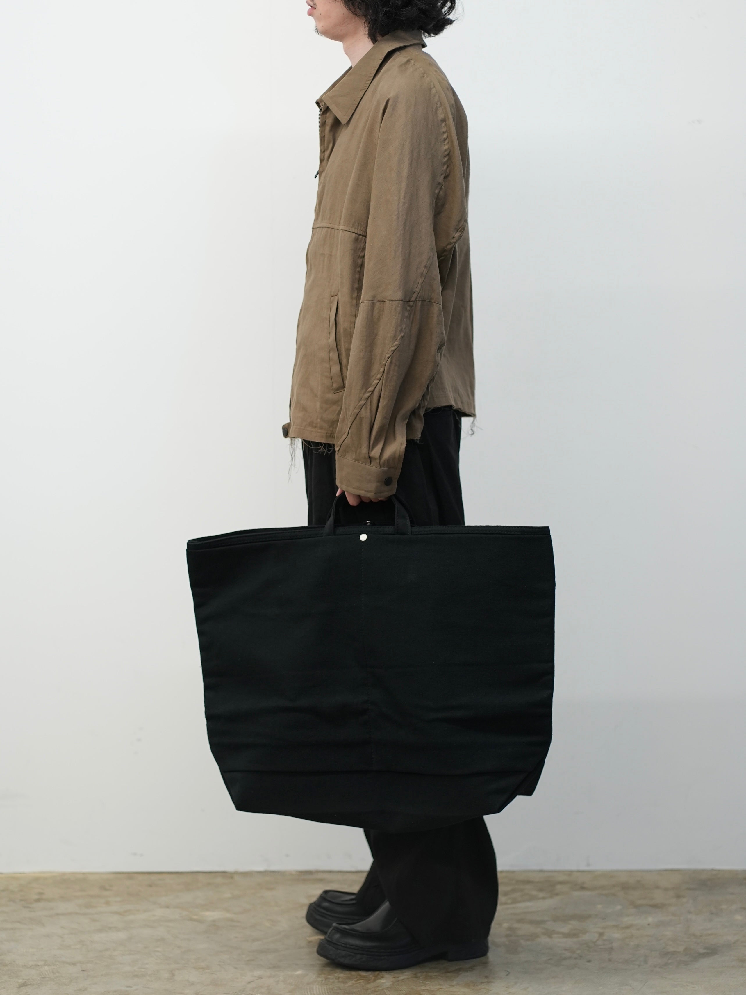 ANCELLM with This is a(n) C/R DUCK BAG (BLACK)