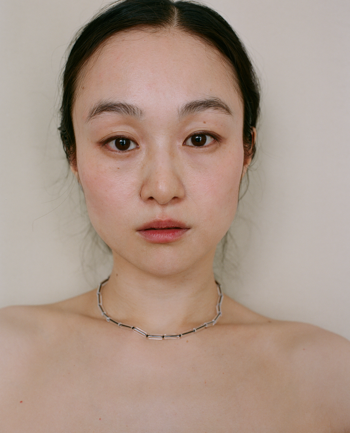 SMALL TUBE CRYSTAL NECKLACE