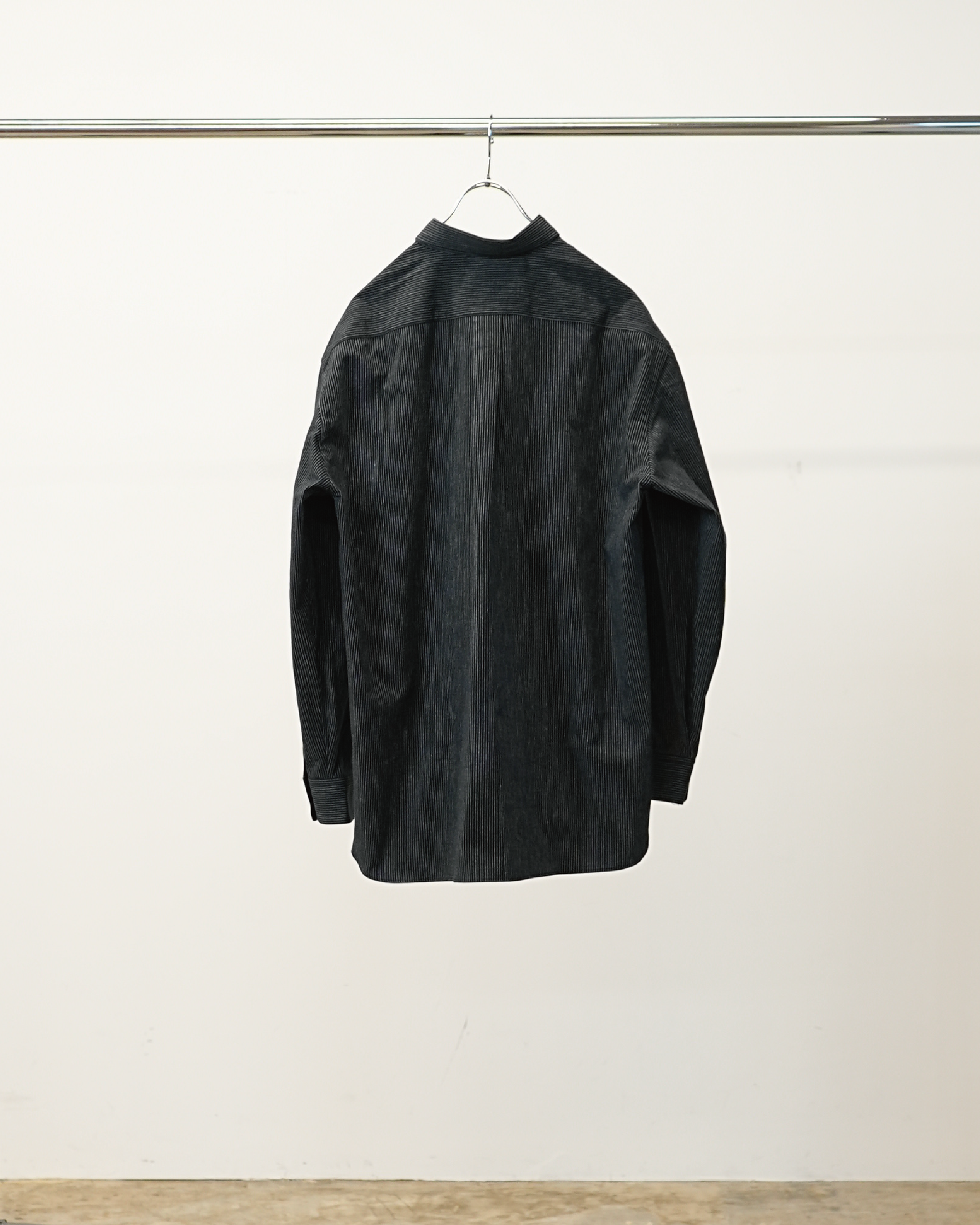 HANDMADE CLASSIC COLLAR SHIRT(BLACK WITH WHITE STRIPES)