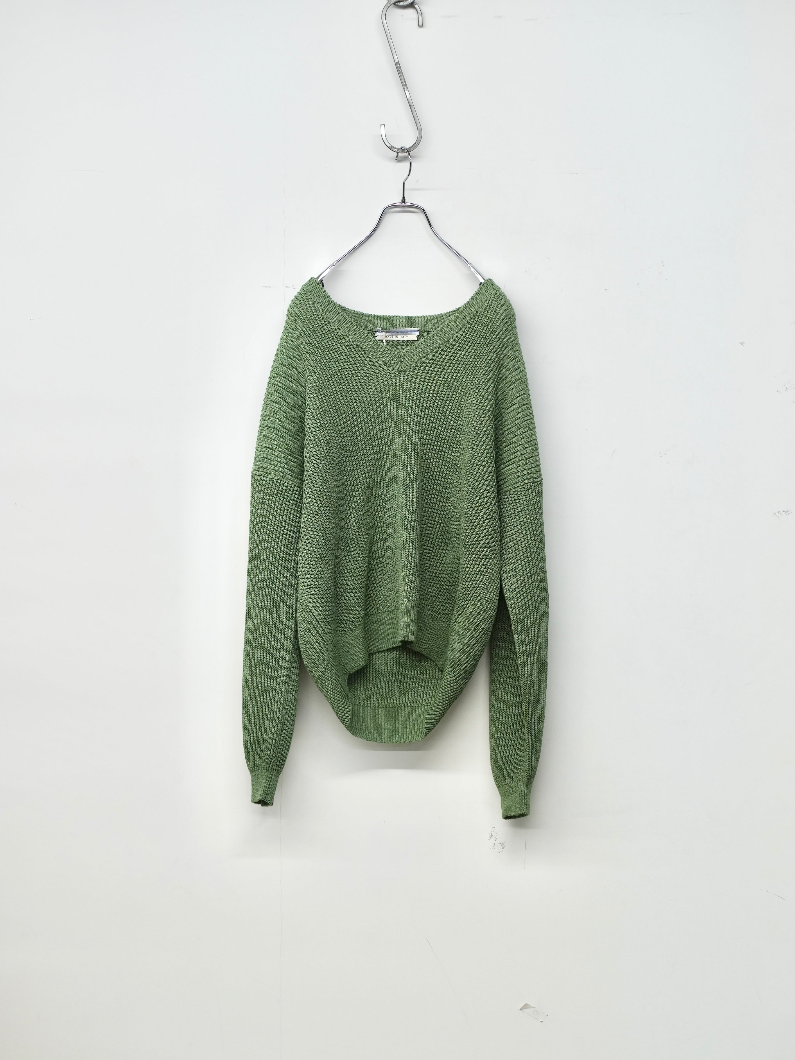 RIBBED V NECK DROPSHOULDER SWEATER(Sauge)