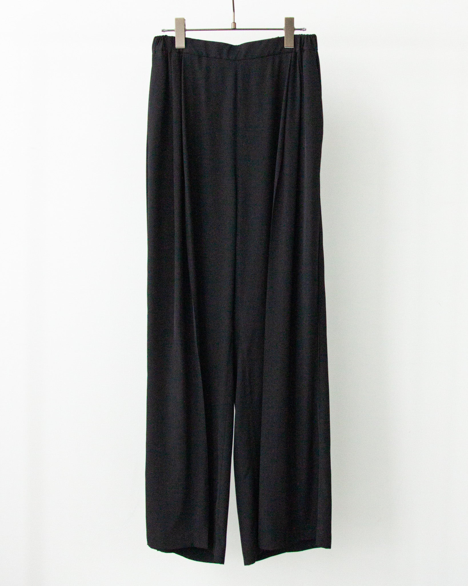 SILKY VISCOSE 2TUCK FLARE EASY PANTS