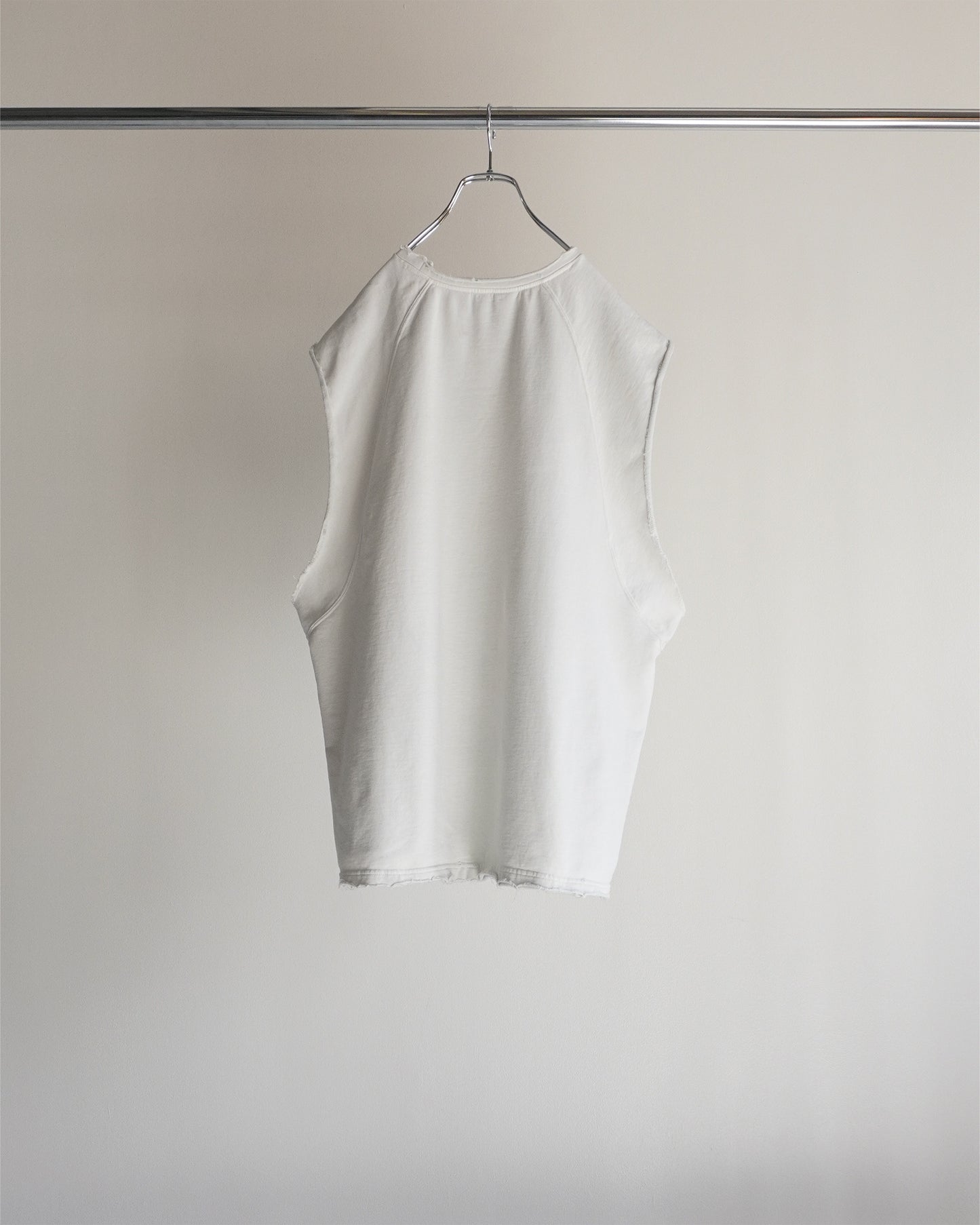 SLEEVELESS AGING T-SHIRT(WHITE)