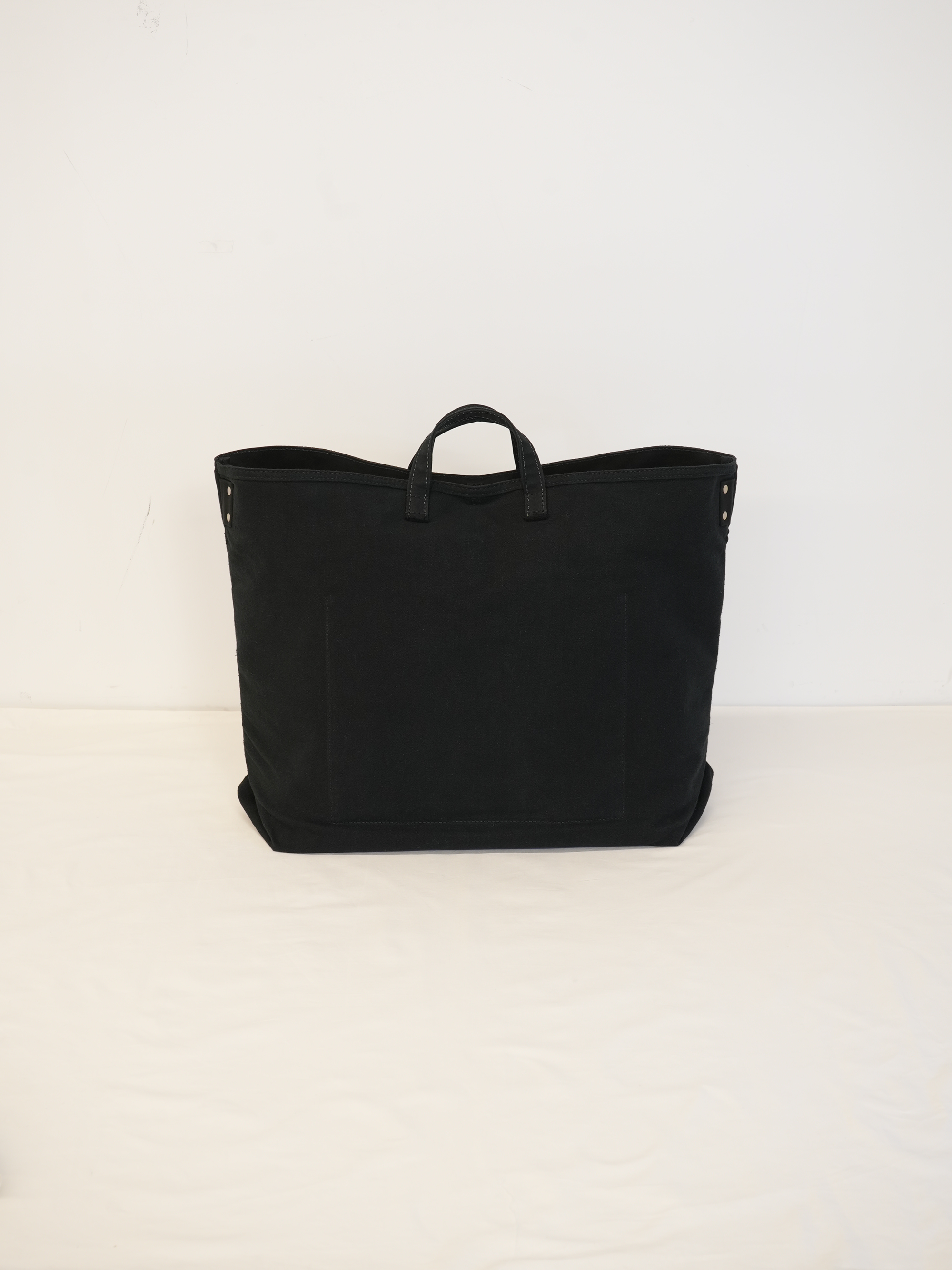 ANCELLM with This is a(n) C/R DUCK BAG (BLACK)