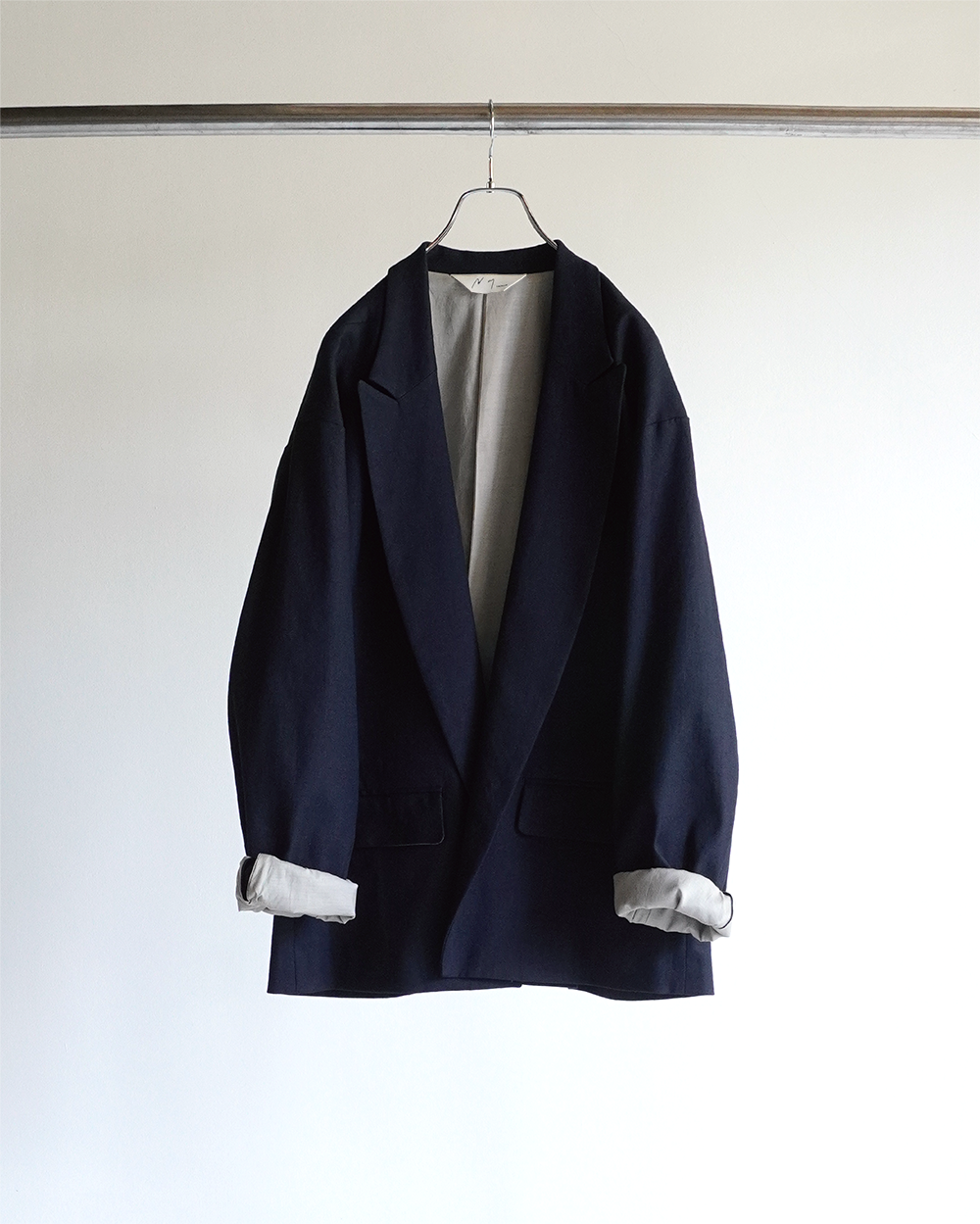 BUTTONLESS TAILORED JACKET(NAVY)