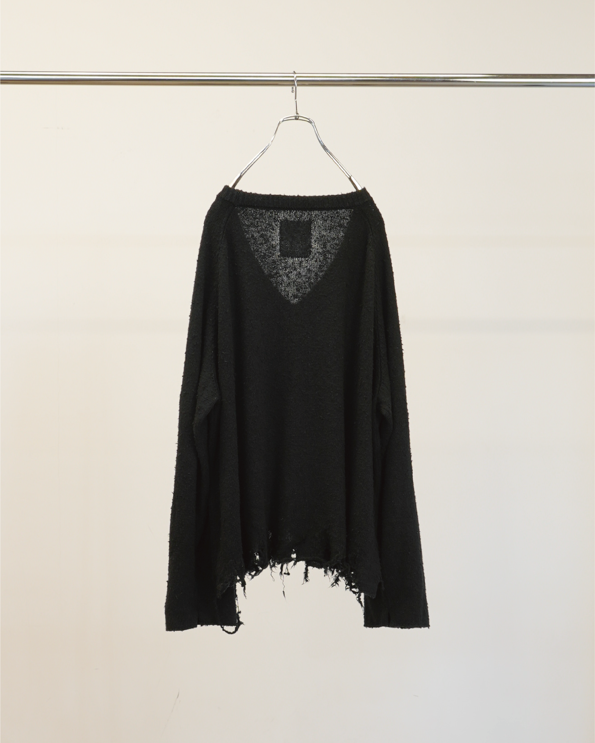 DAMAGE SILK UVNECK KNIT(BLACK)