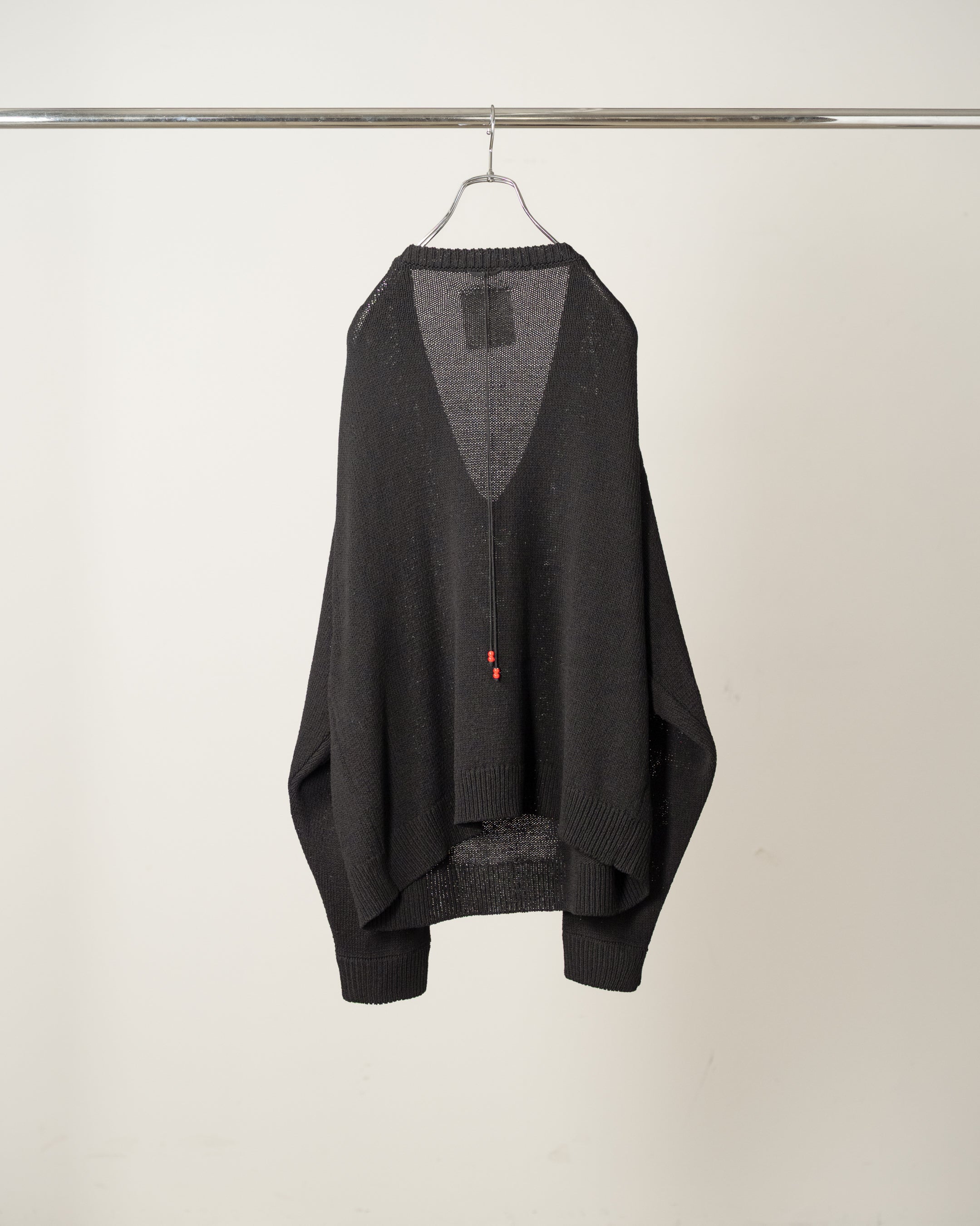 UV NECK KNIT(BLACK)