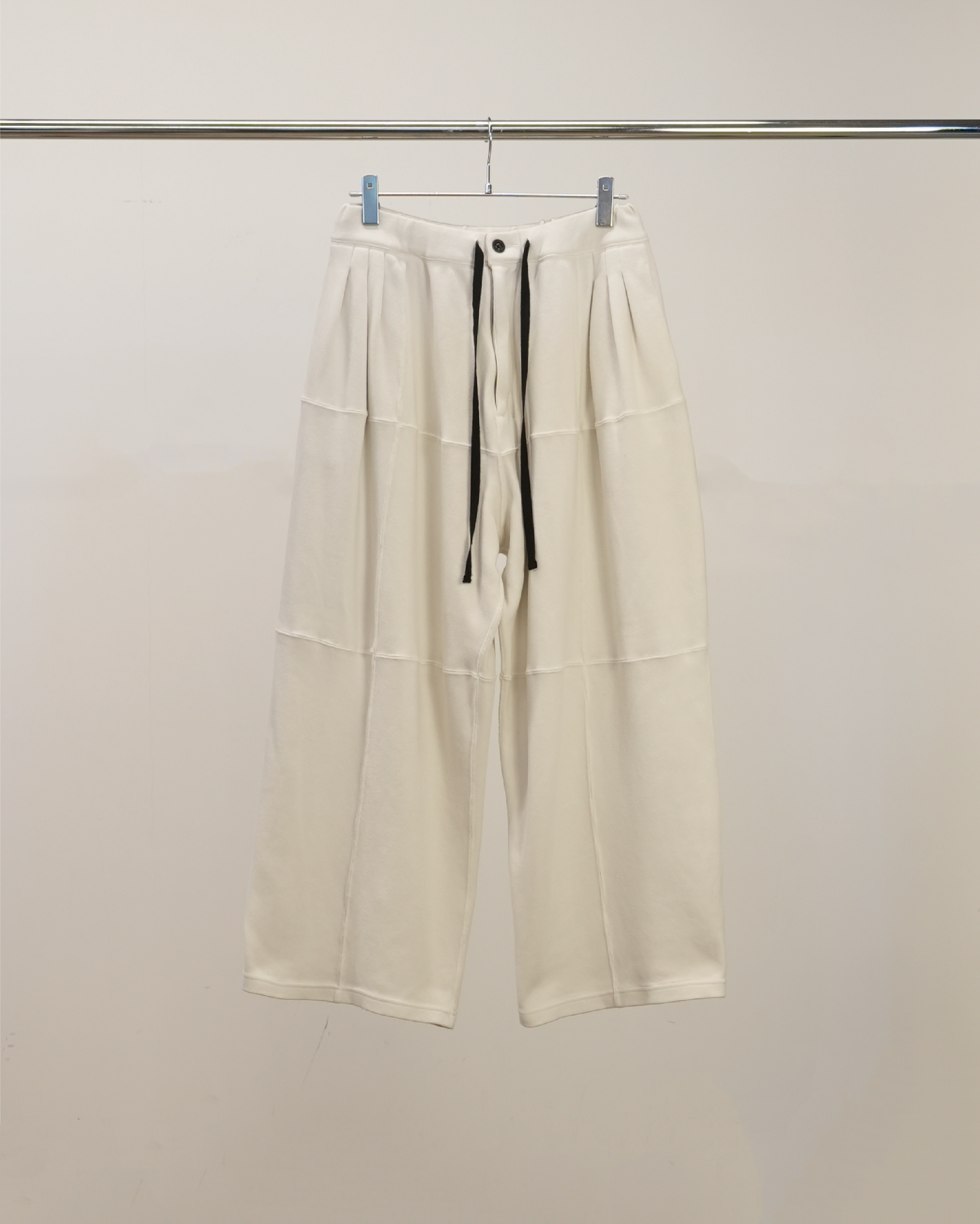 SMOOTH PANEL WIDE SLACKS(OFF)