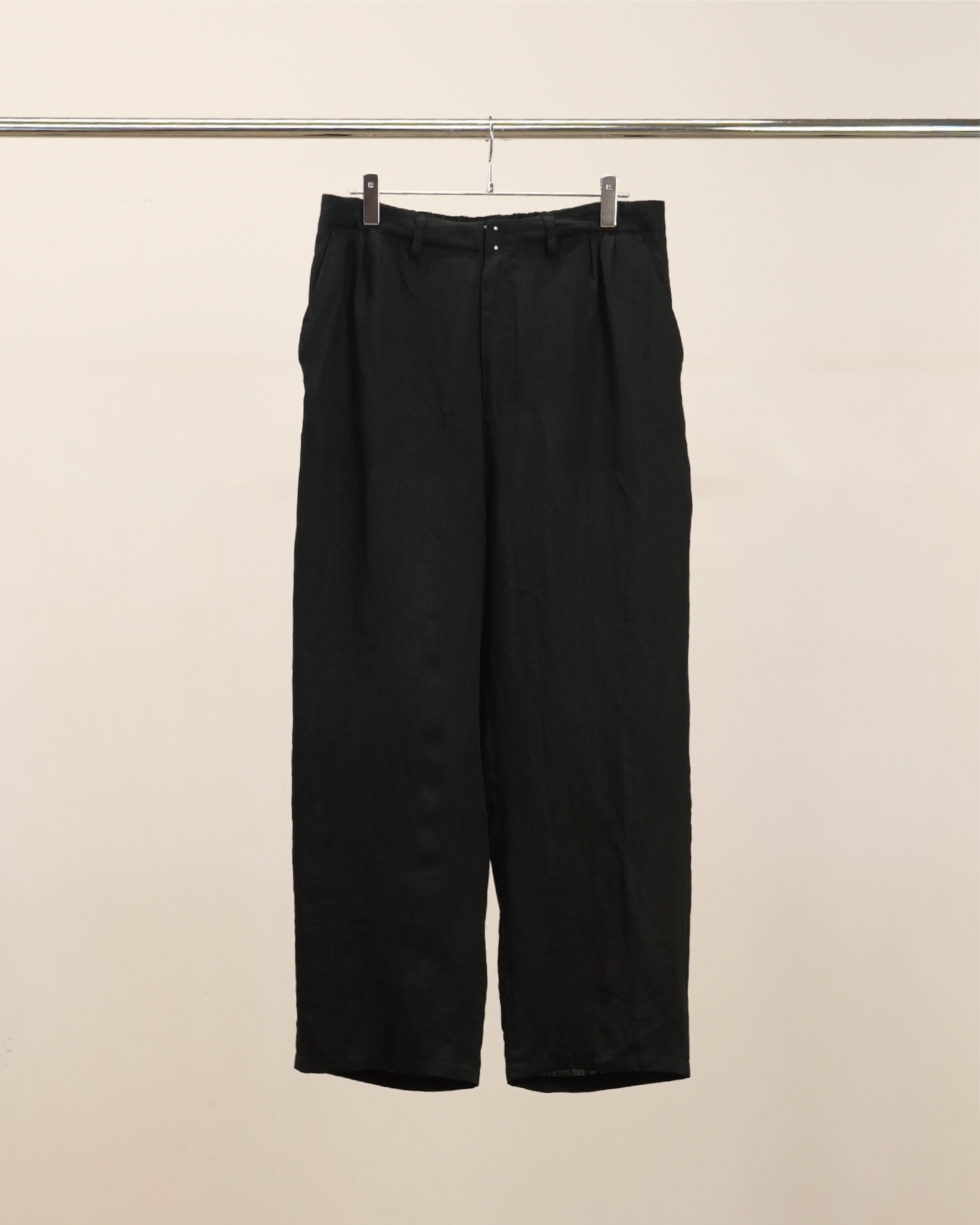 100/S LINEN TUCK SLACKS(BLACK)