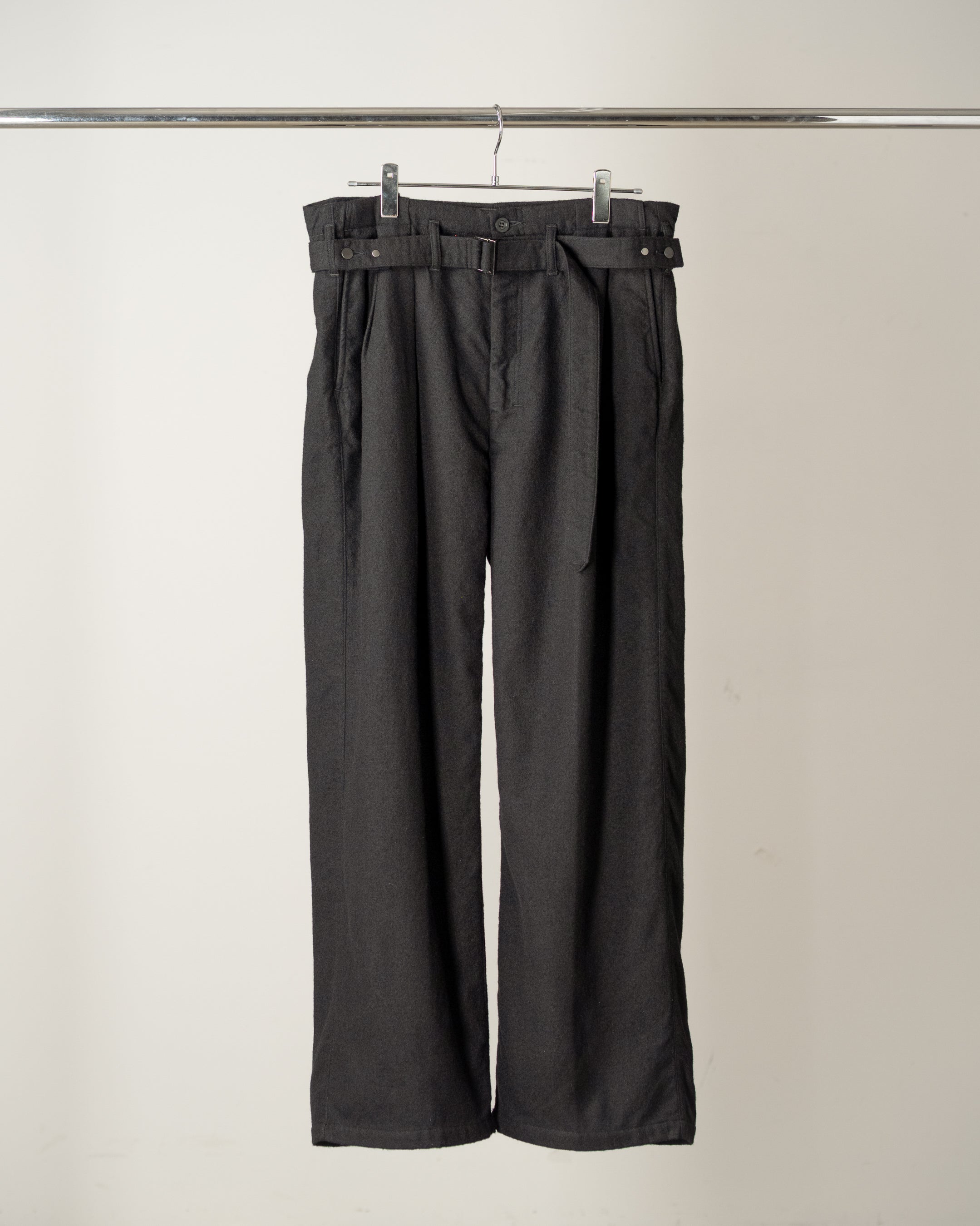WOOL BELTED WIDE SLACKS(BLACK)