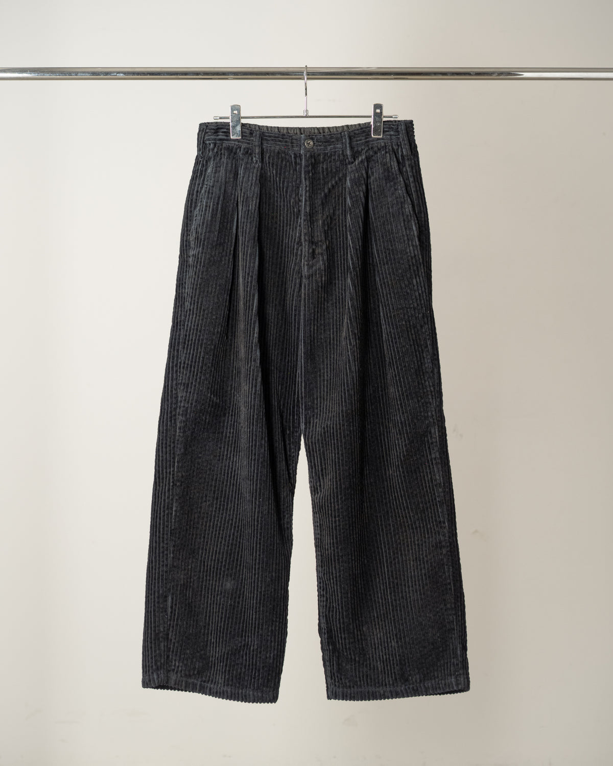 CORDUROY WIDE SLACKS(BLACK)
