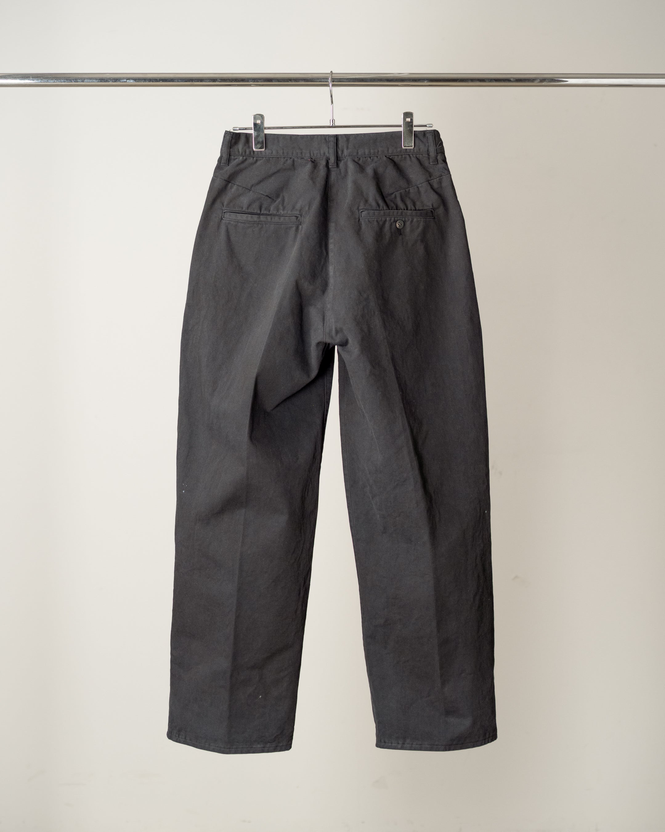 AGING CHINO SLACKS(BLACK)