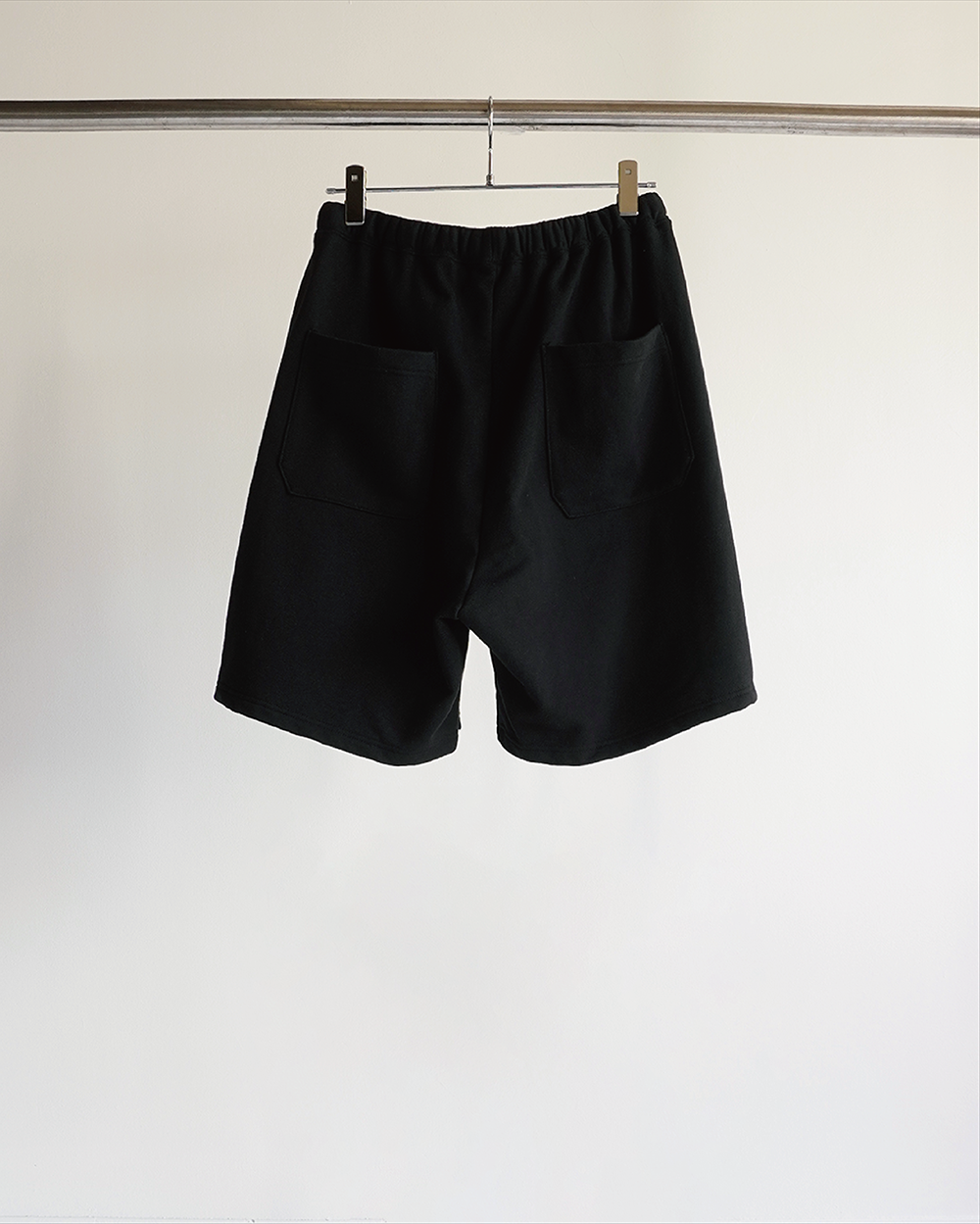 TUCK SWEAT SHORTS(BLACK)