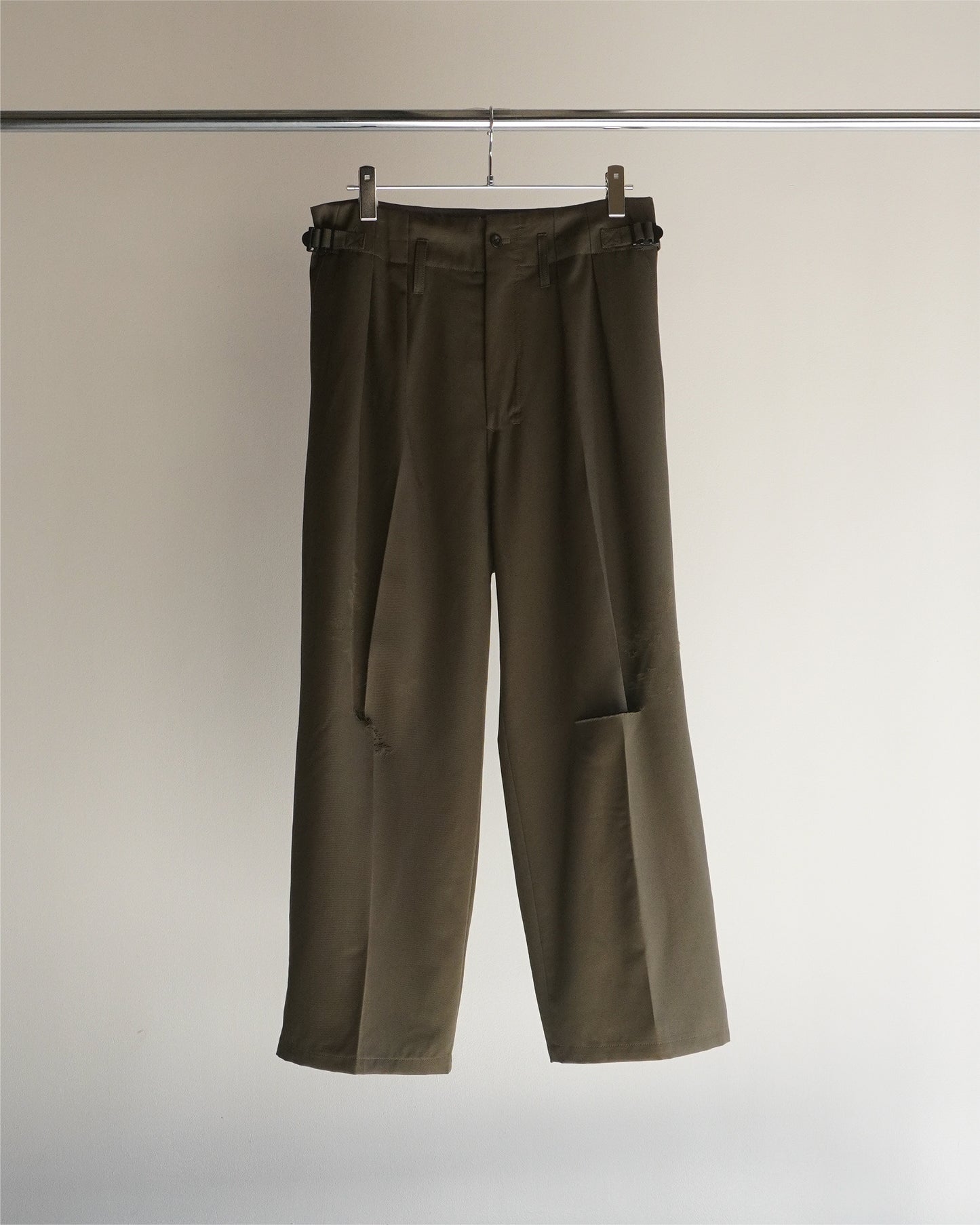 WOOL DAMAGE WIDE SLACKS(DARK OLIVE)