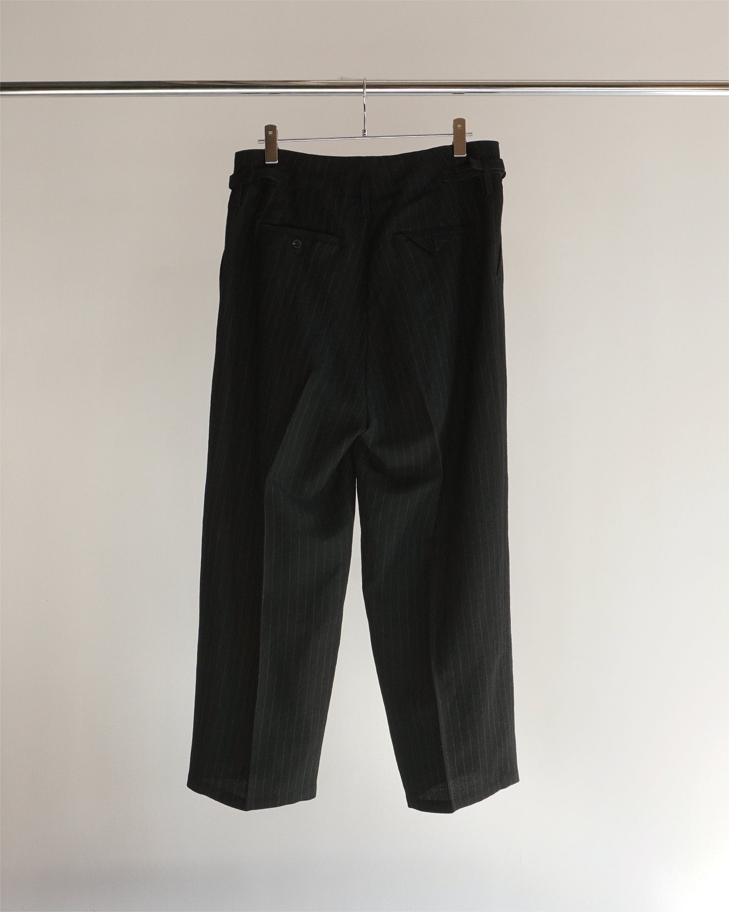 STRIPE WOOL WIDE SLACKS(BLACK)