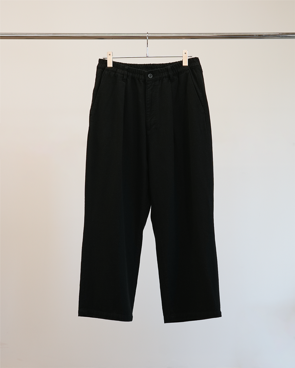 C/S TUCK EASY SLACKS(BLACK)