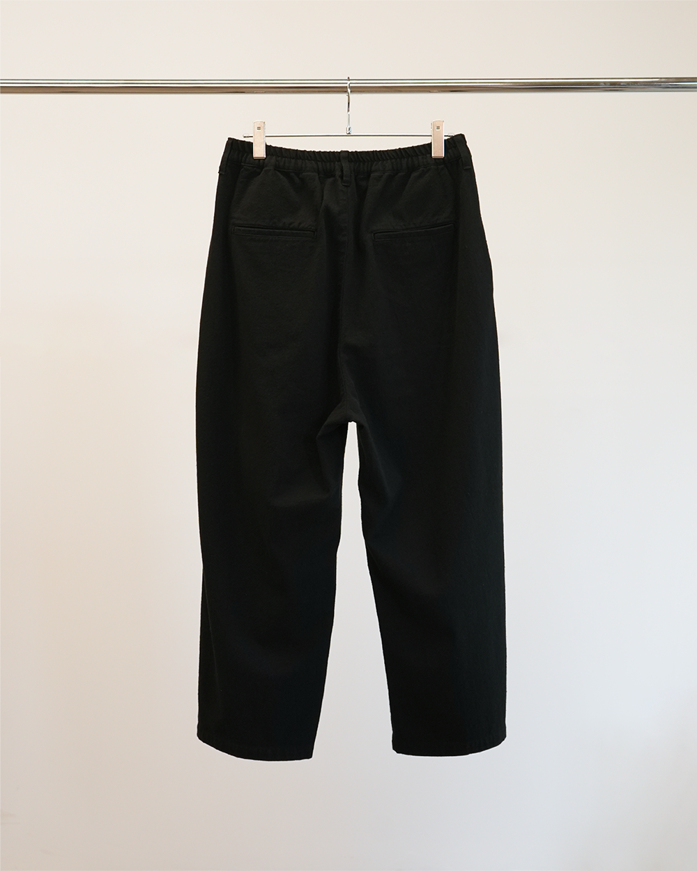 C/S TUCK EASY SLACKS(BLACK)