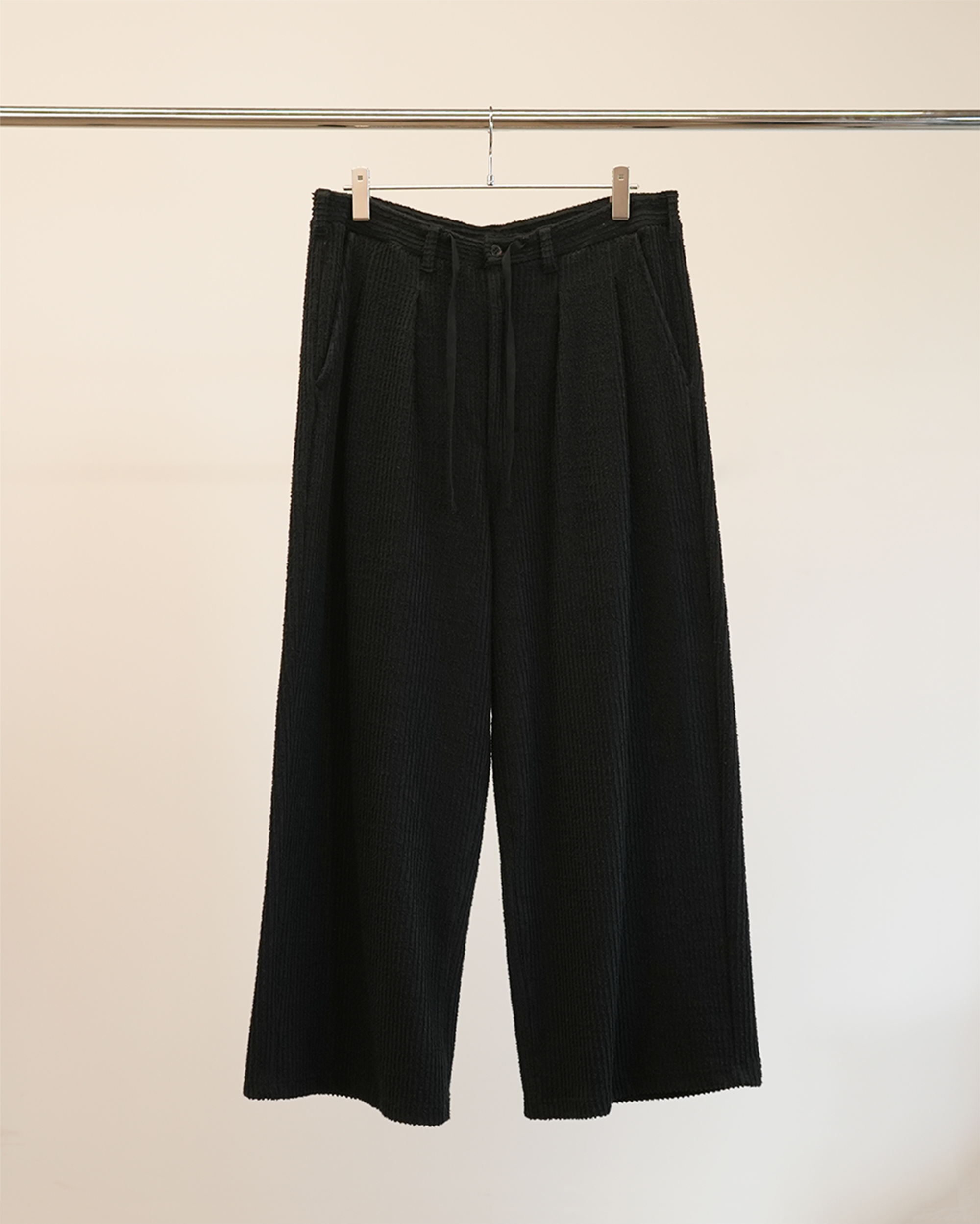 CUT STRIPE EASY SLACKS(BLACK)