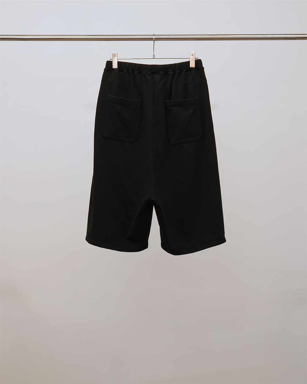 3/4 TUCK SWEAT SHORTS(BLACK)