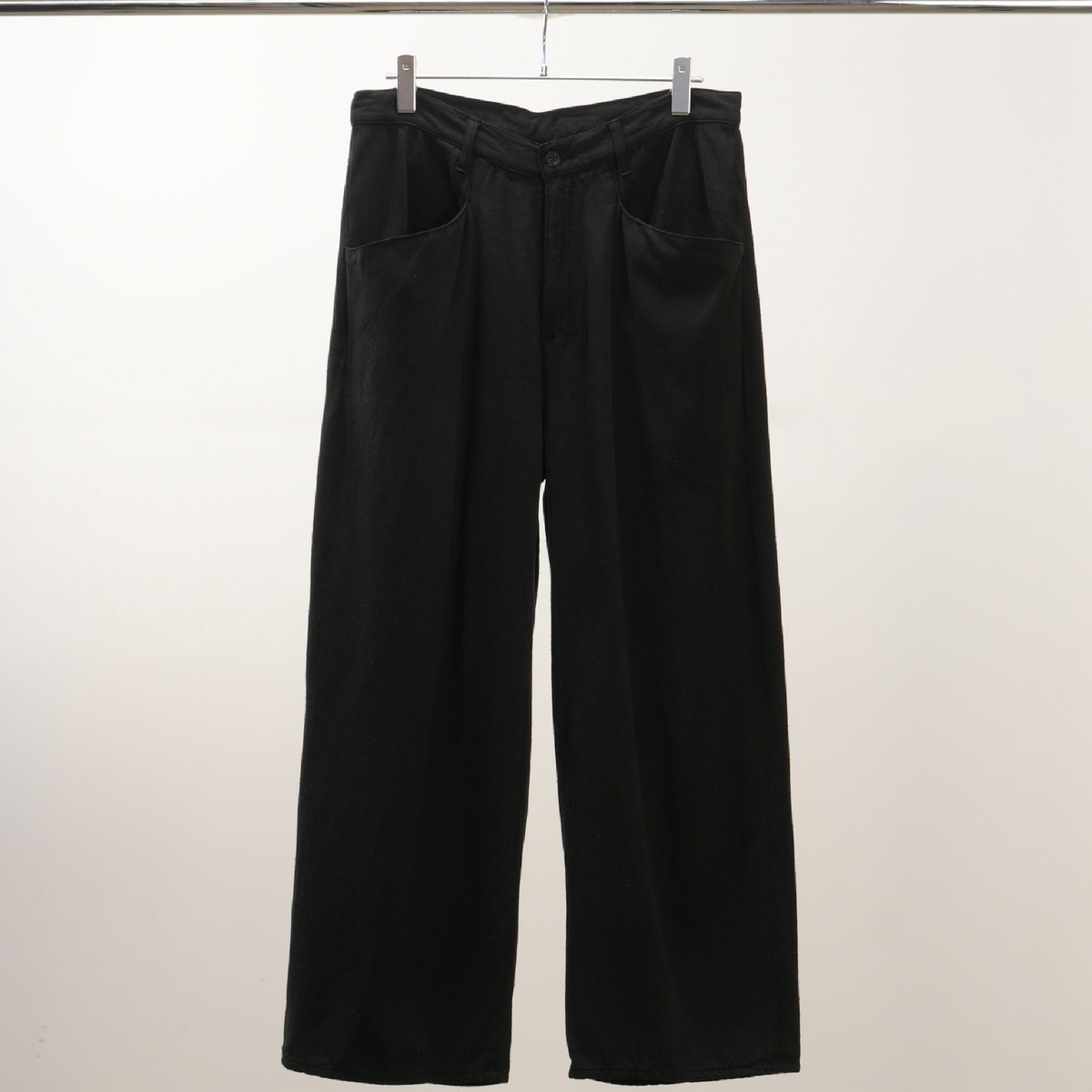SILK WIDE SLACKS(BLACK)