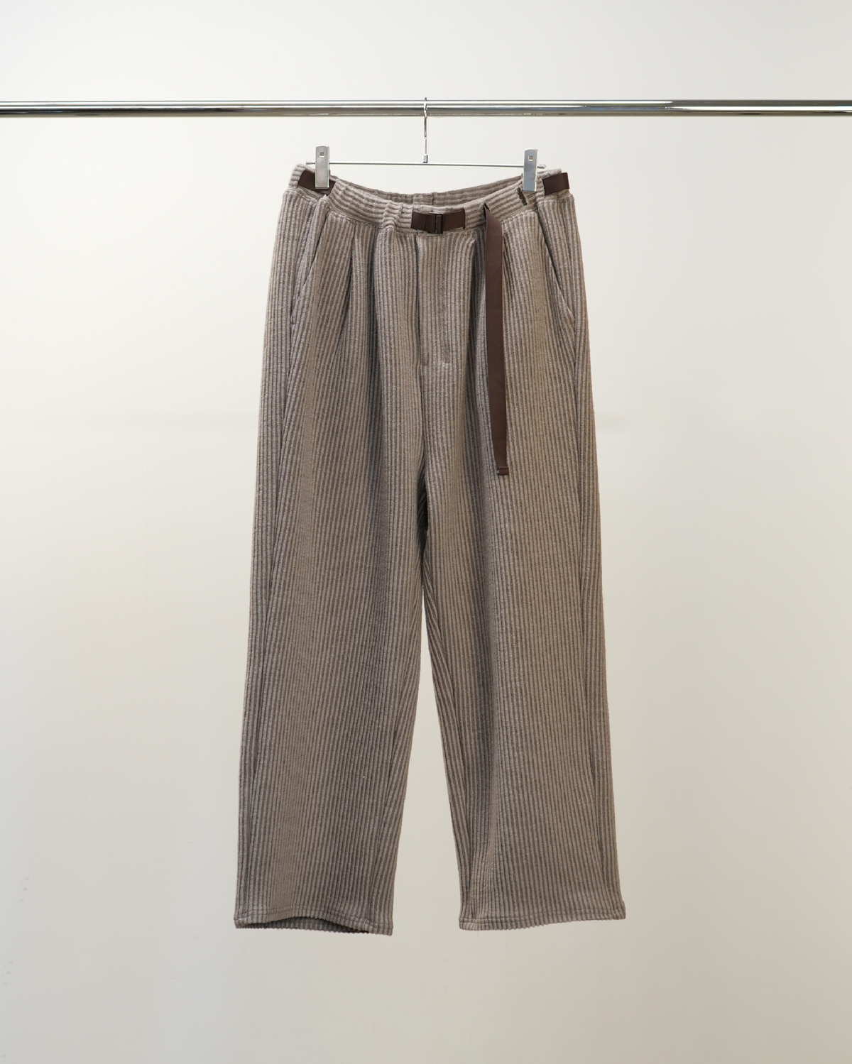 WOOLCORD BELTLESS SLACKS(SAND)