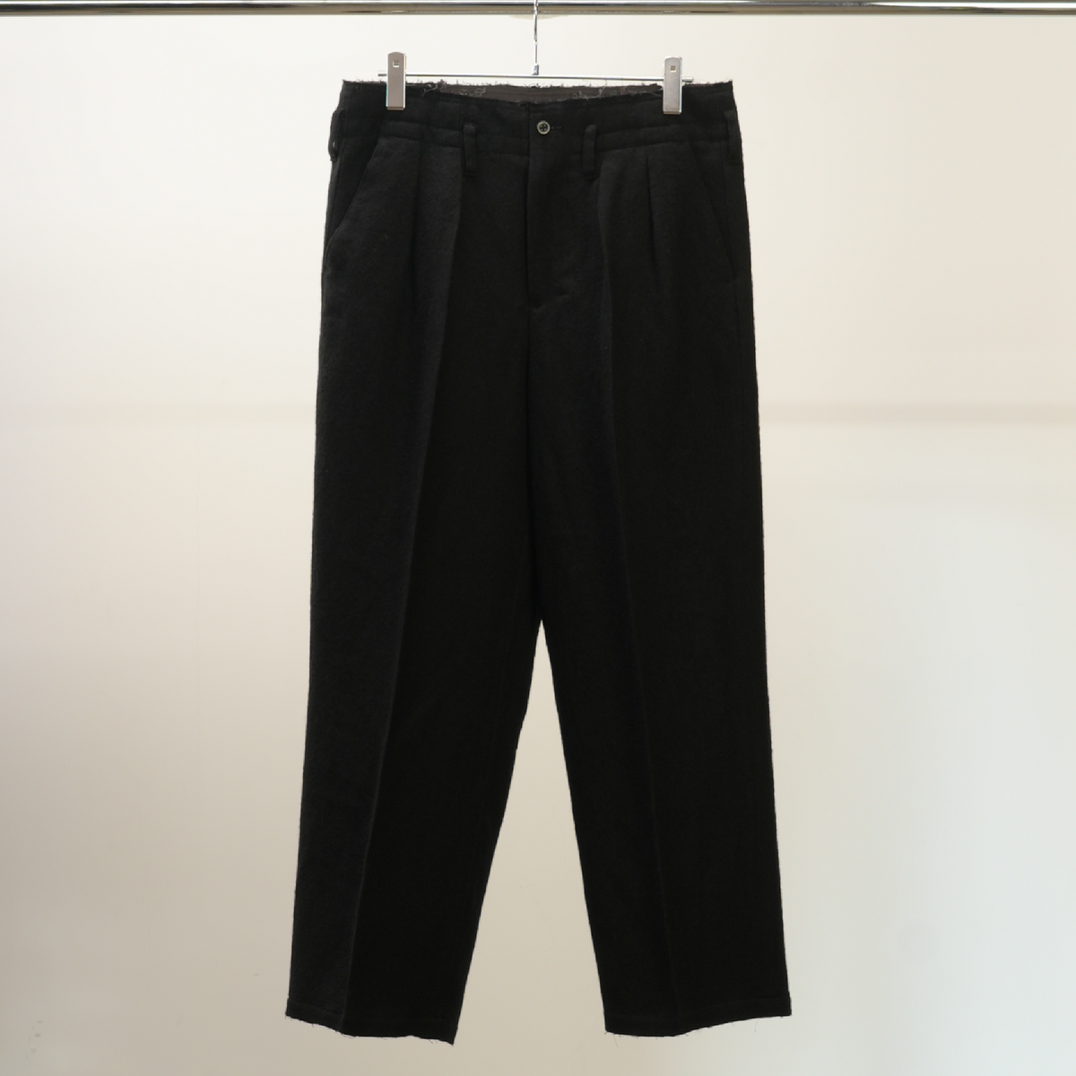 SHRINK WOOL WIDE SLACKS(BLACK)