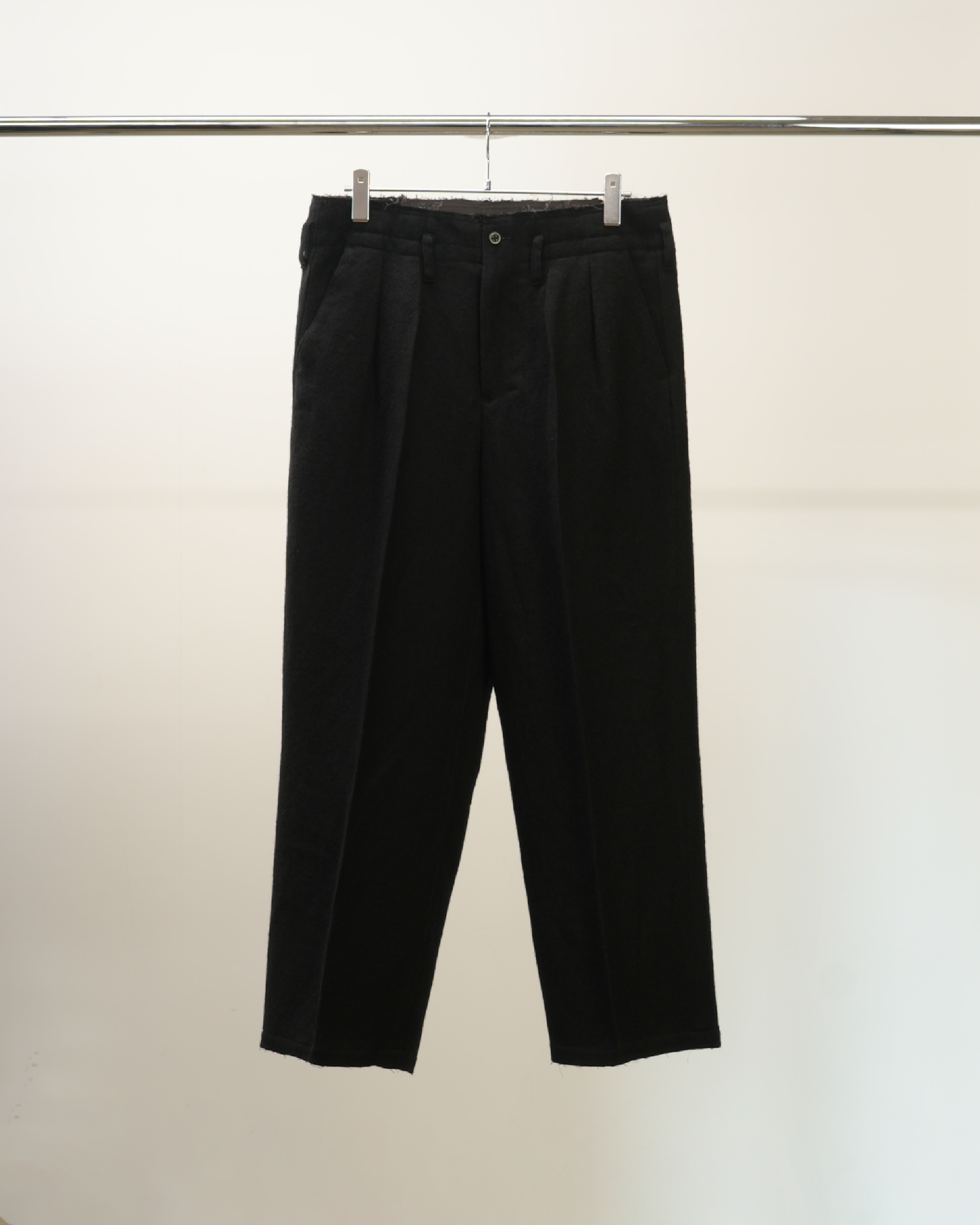 SHRINK WOOL WIDE SLACKS(BLACK)