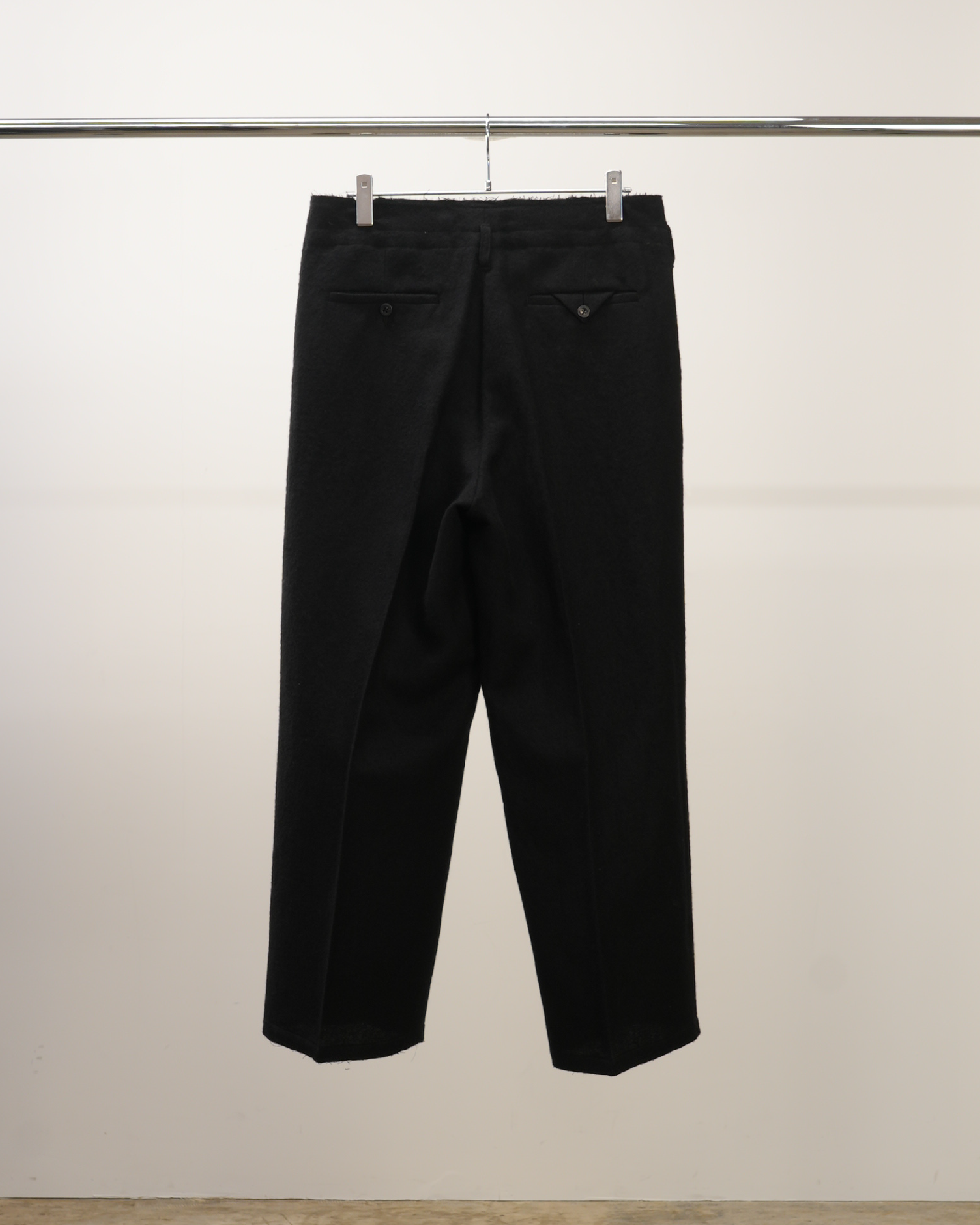 SHRINK WOOL WIDE SLACKS(BLACK)