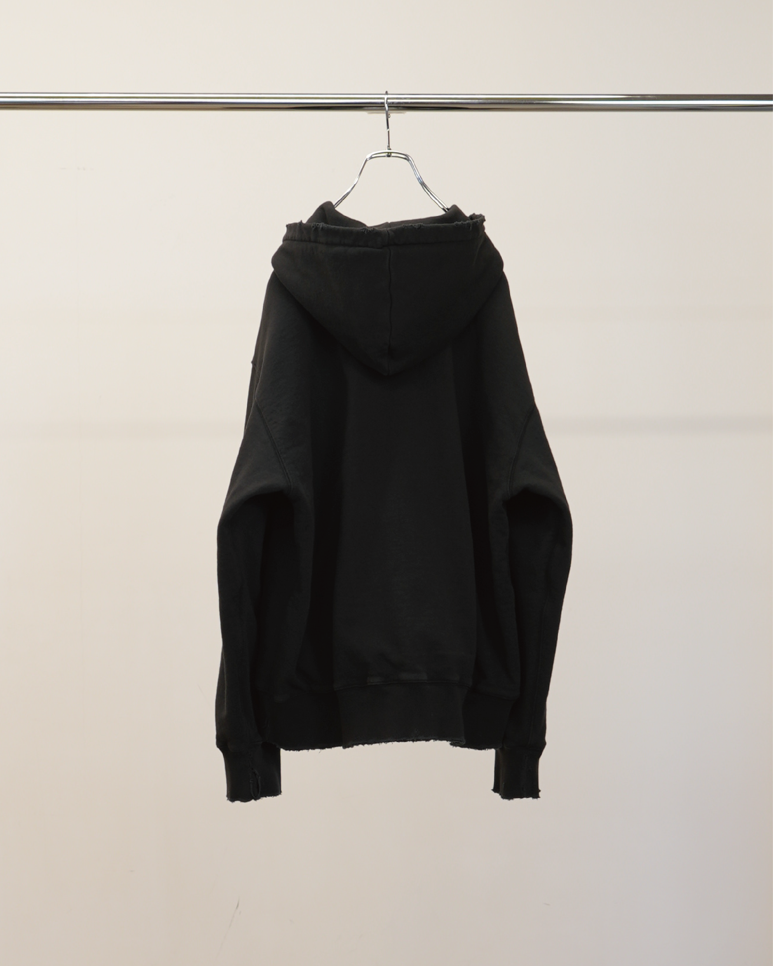 Hoodie Slimカットトップス　ブラック FRENCH TERRY FLOWER EMBROIDERY ZIP-UP HOODIE(S Black): S'YTE｜THE