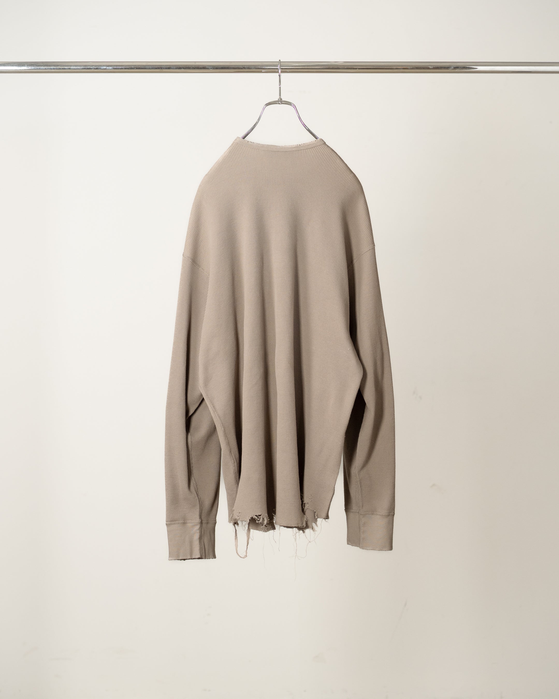 DAMAGE WAFFLE CREW LS(P.BEIGE)