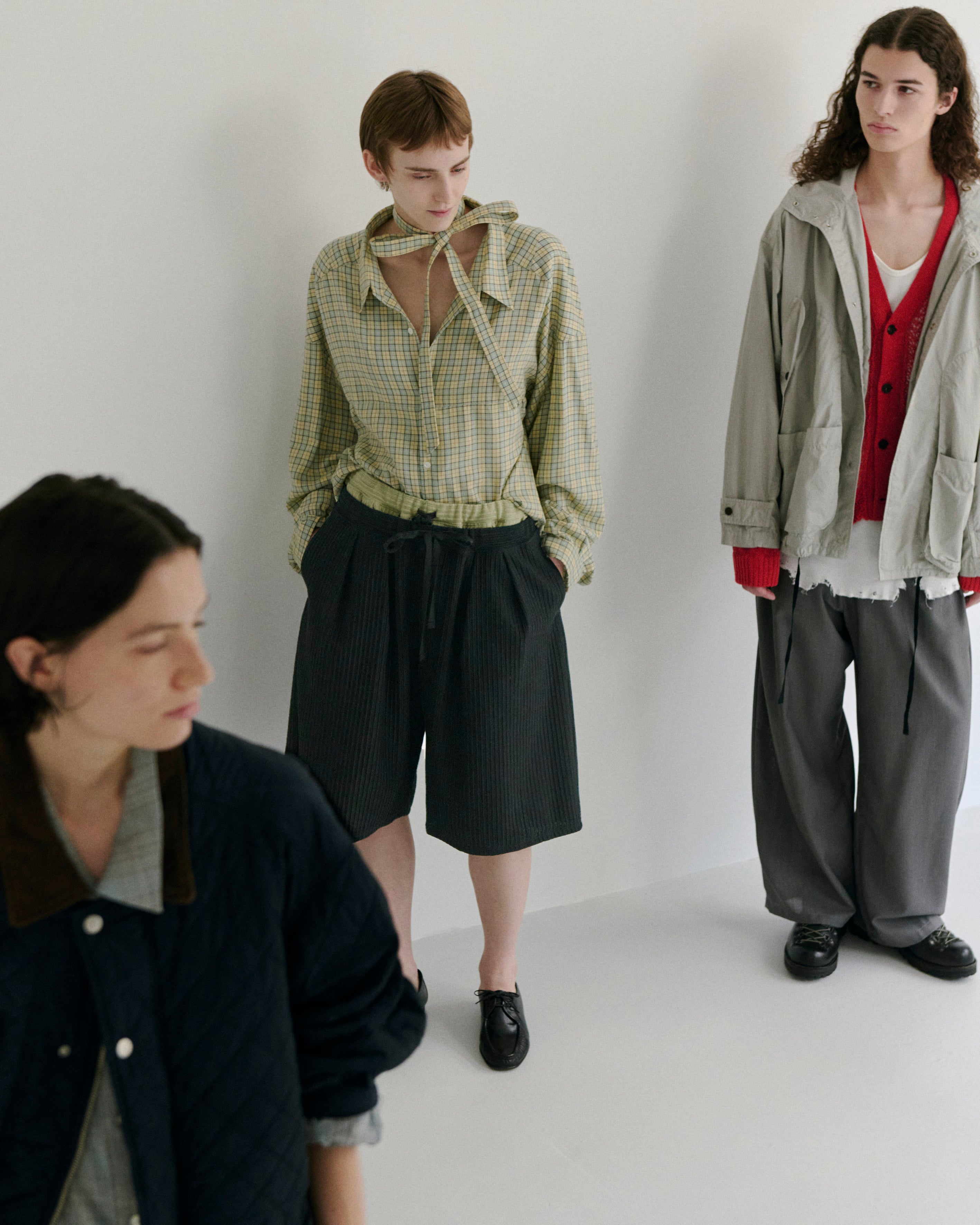 [メイ]WRINKLED STRIPE TUCK SHORT PANTS WRINKLED STRIPE TUCK SHORT PANTS(BLACK)