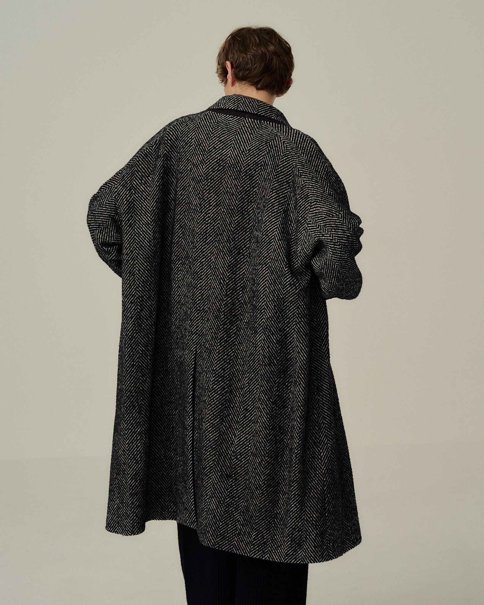 SEMI-DOUBLE CHESTER COAT(WHITE×BLACK)