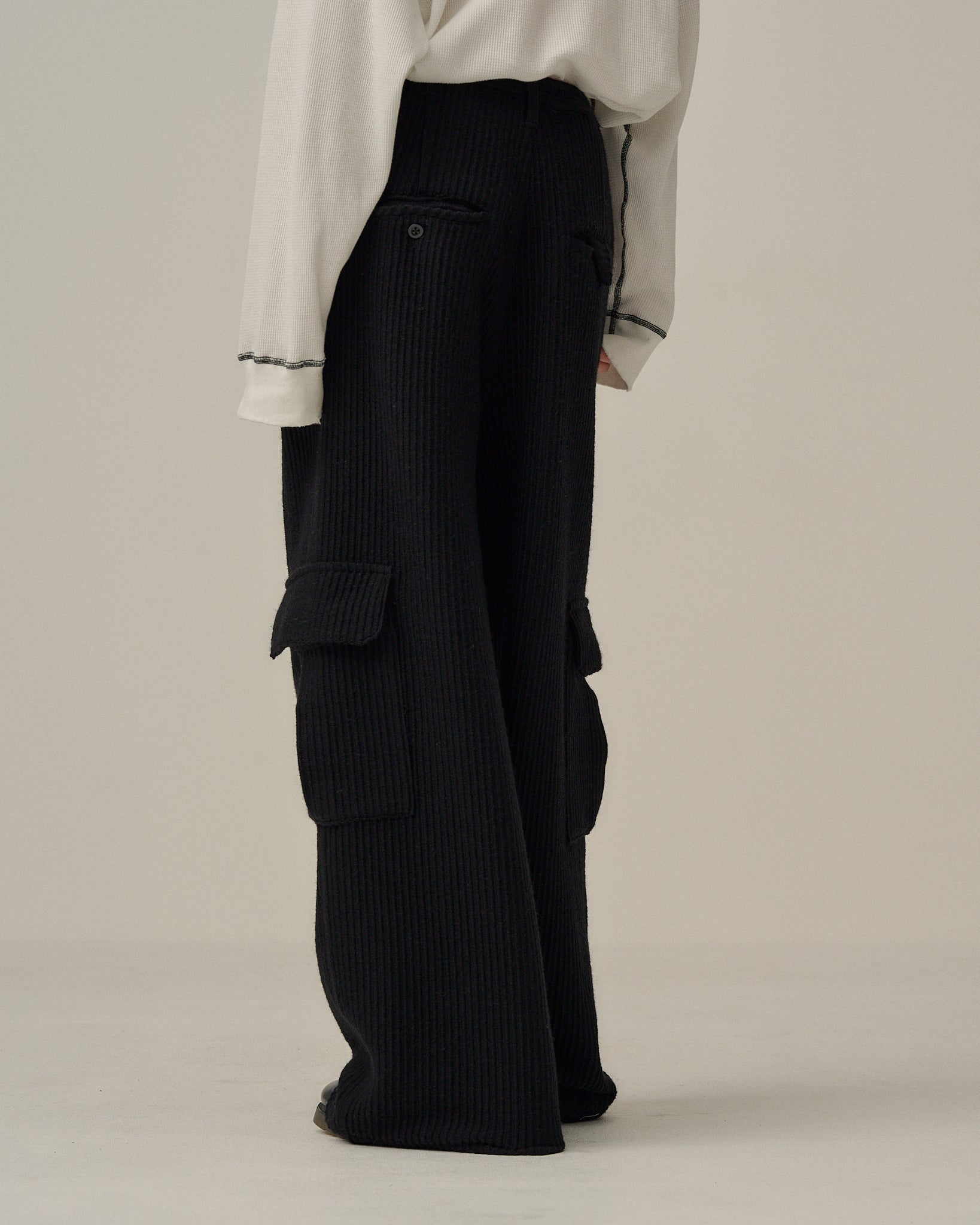 WOOL CORDUROY CARGO SLACKS(BLACK)