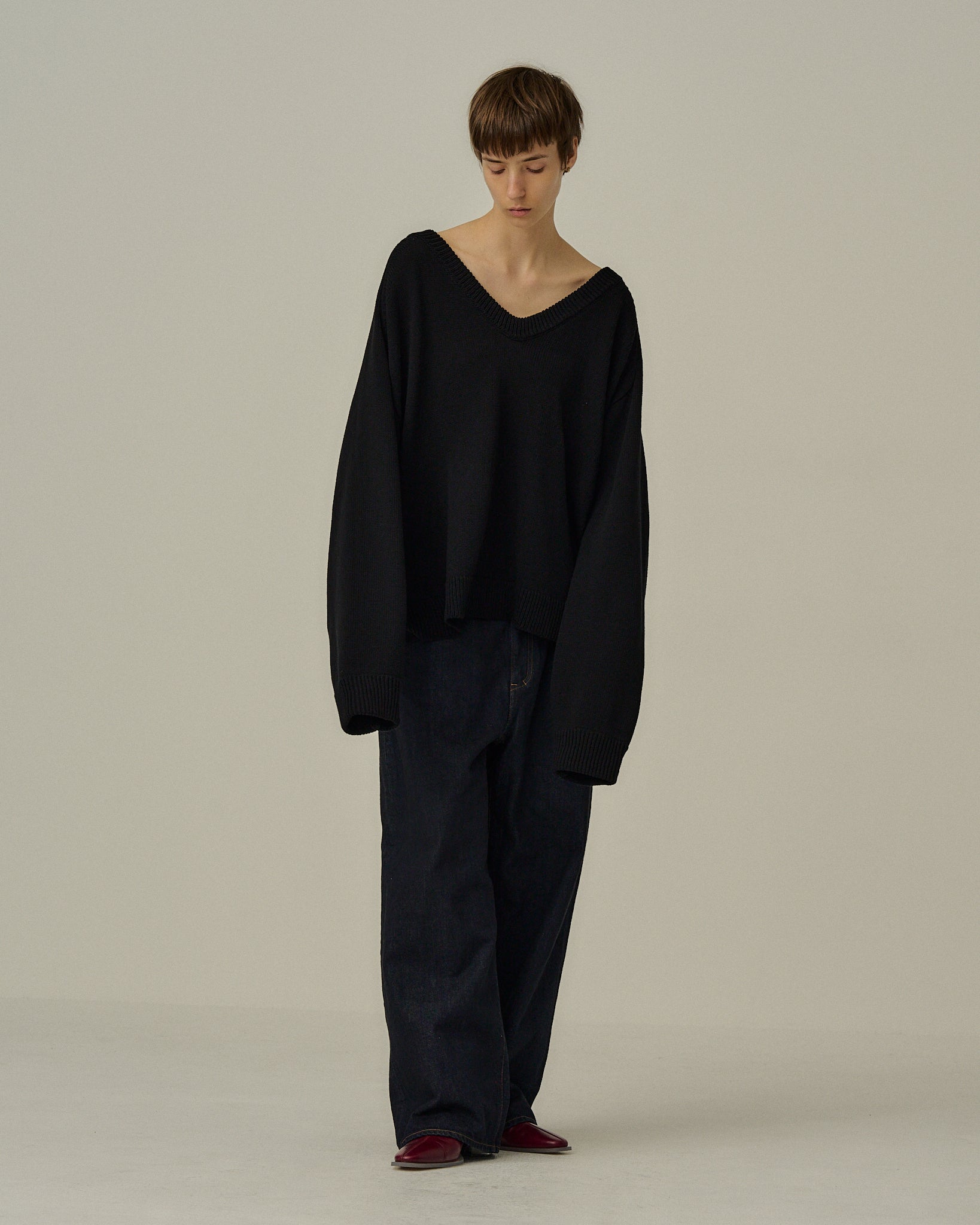 UV NECK KNIT(BLACK)