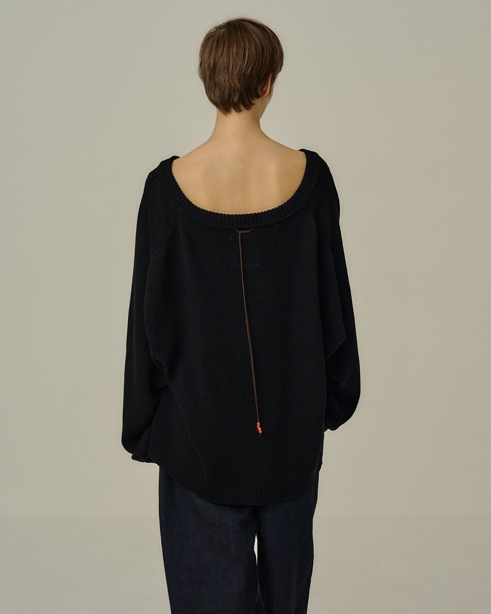 UV NECK KNIT(BLACK)