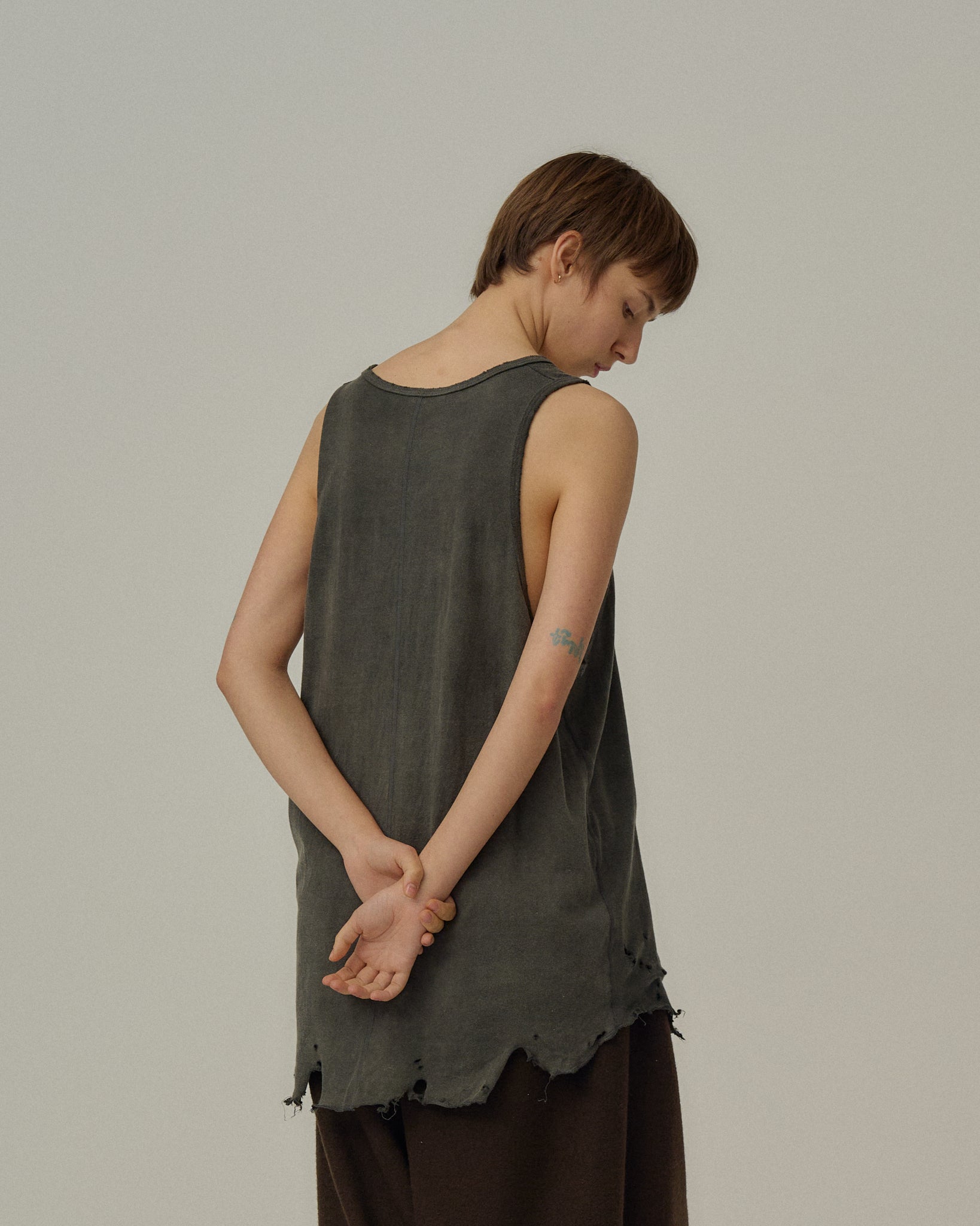 DAMAGE TANK TOP(BLACK)