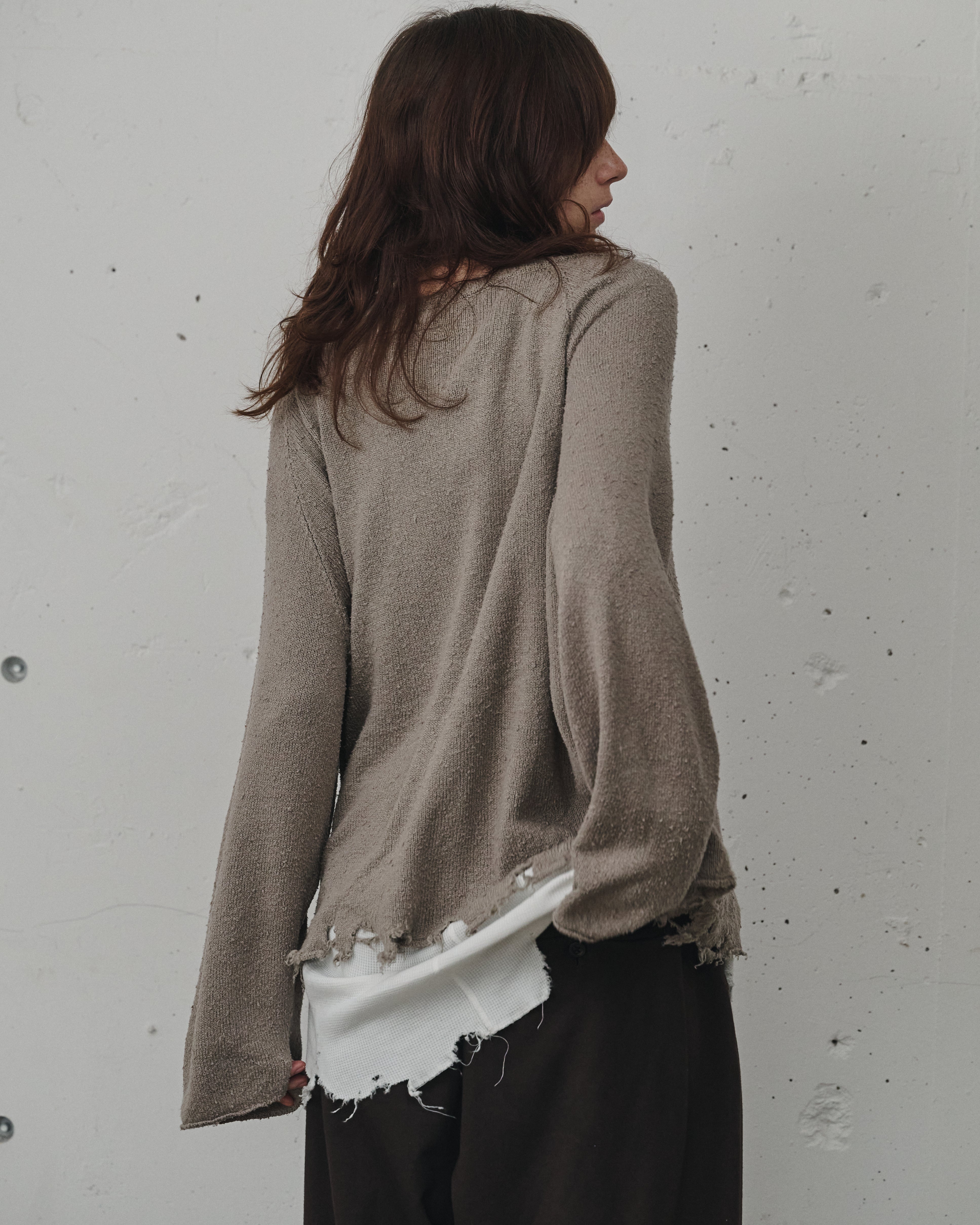 DAMAGE SILK UVNECK KNIT(GREIGE)