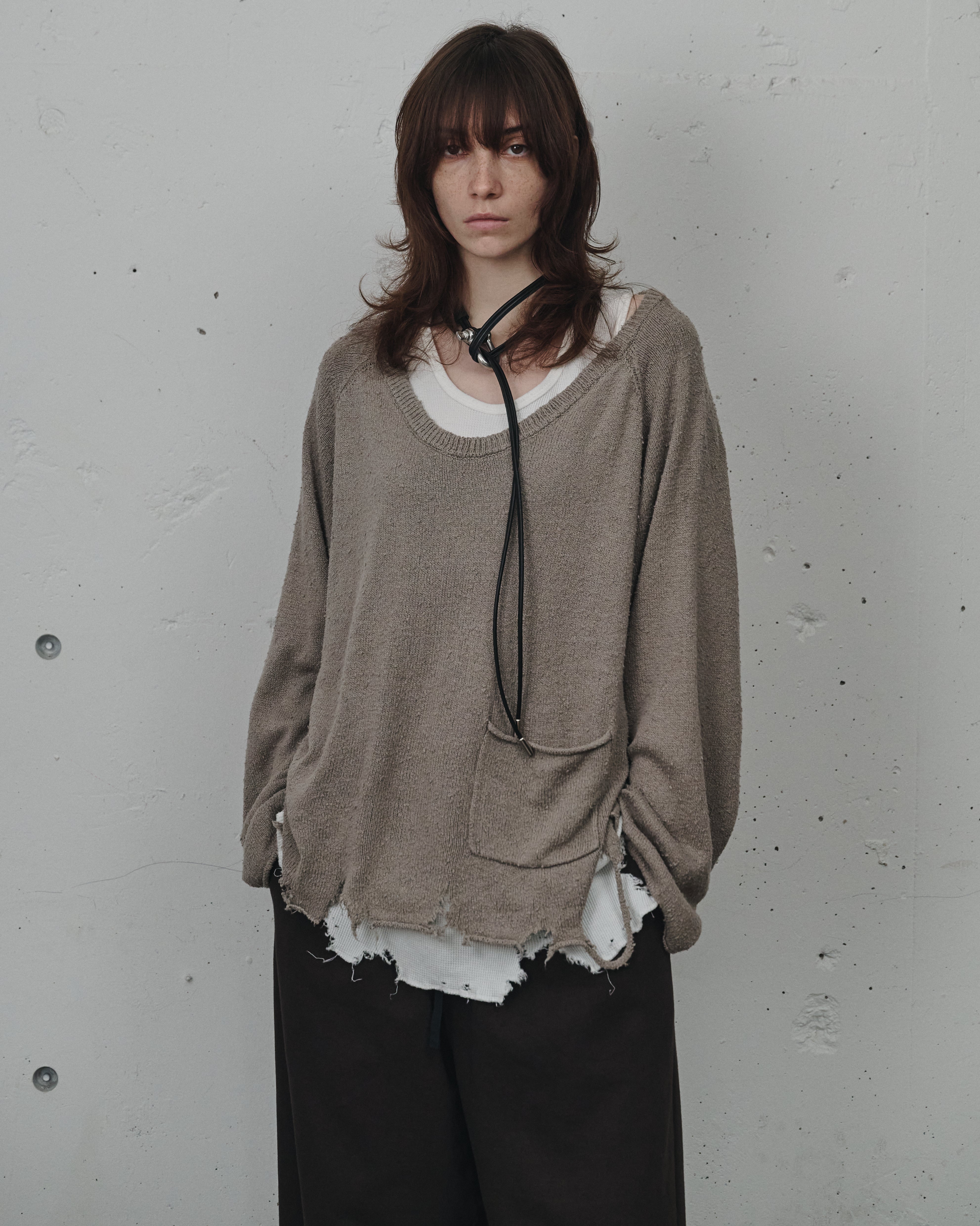 DAMAGE SILK UVNECK KNIT(GREIGE)