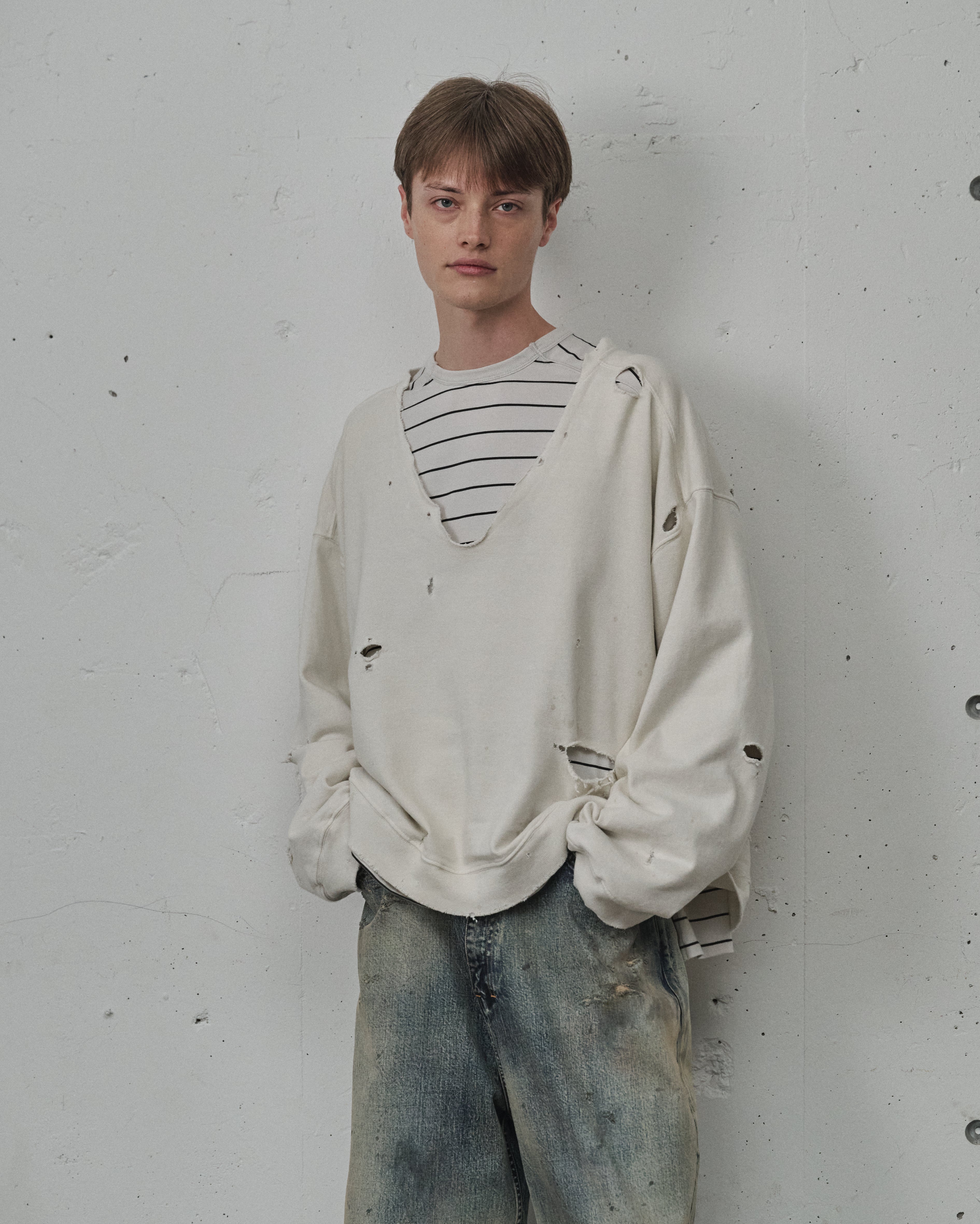 BROKEN SWEAT SHIRT(WHITE)