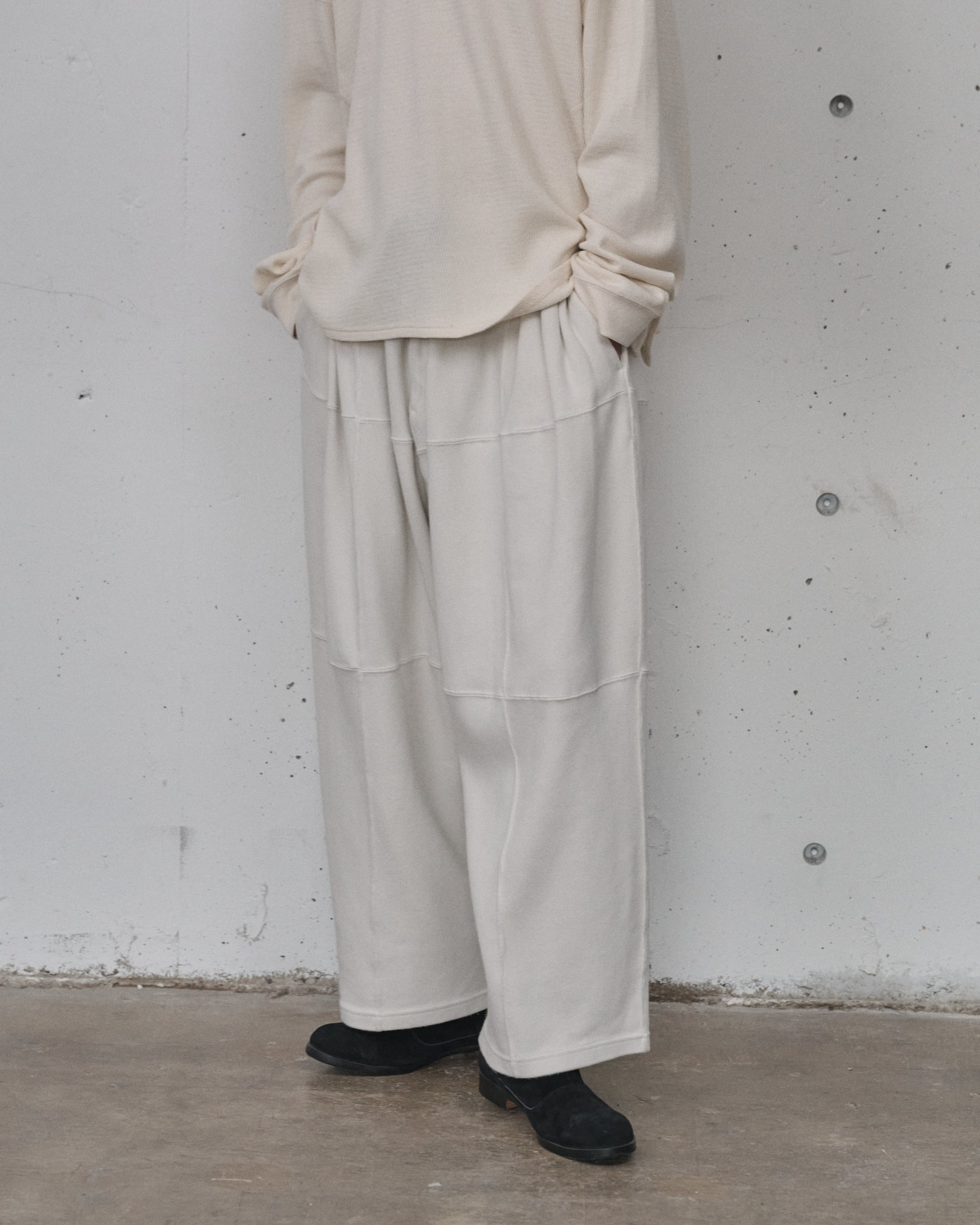 SMOOTH PANEL WIDE SLACKS(OFF)