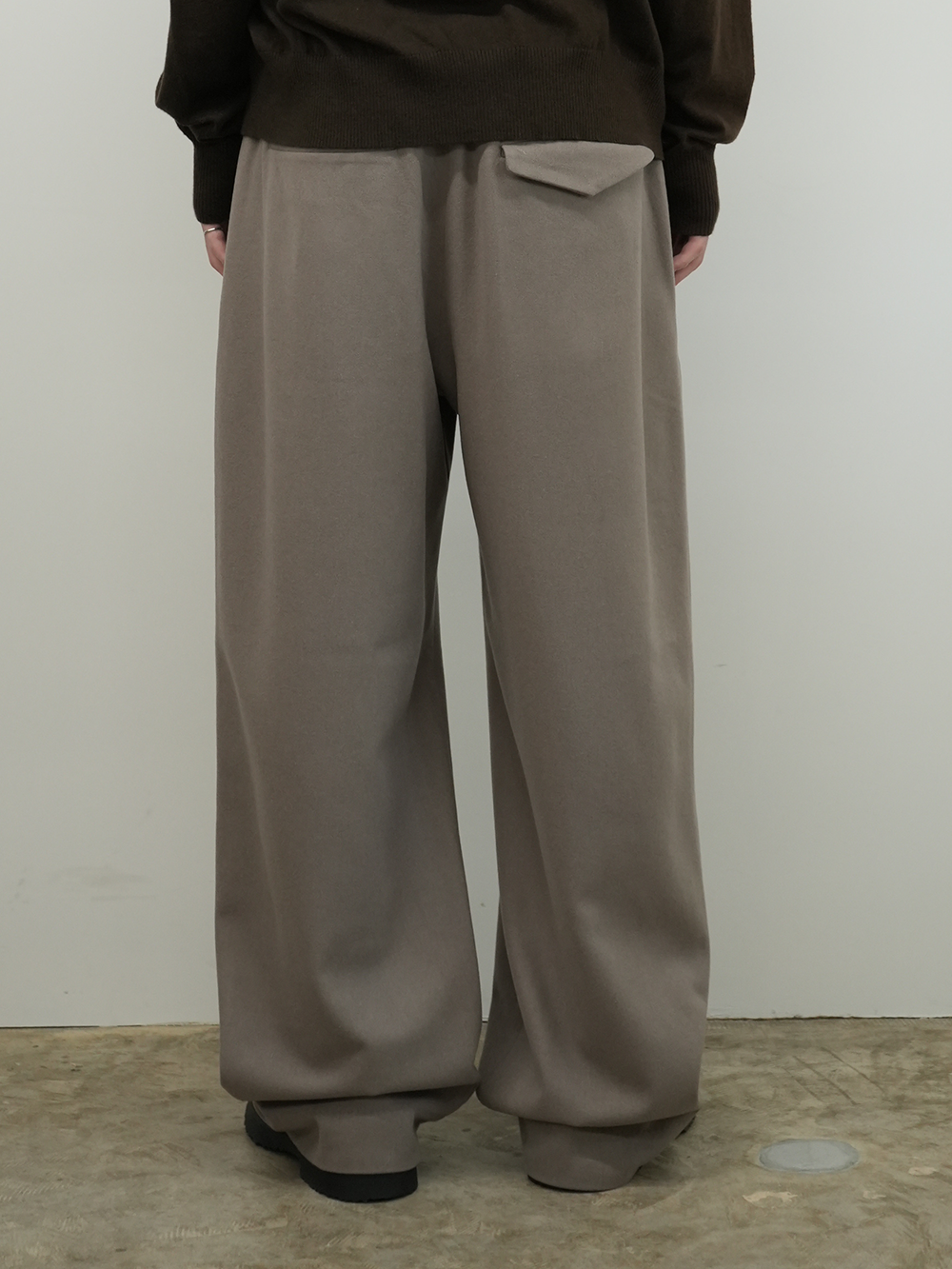 3TUCK SLACKS(GREIGE)